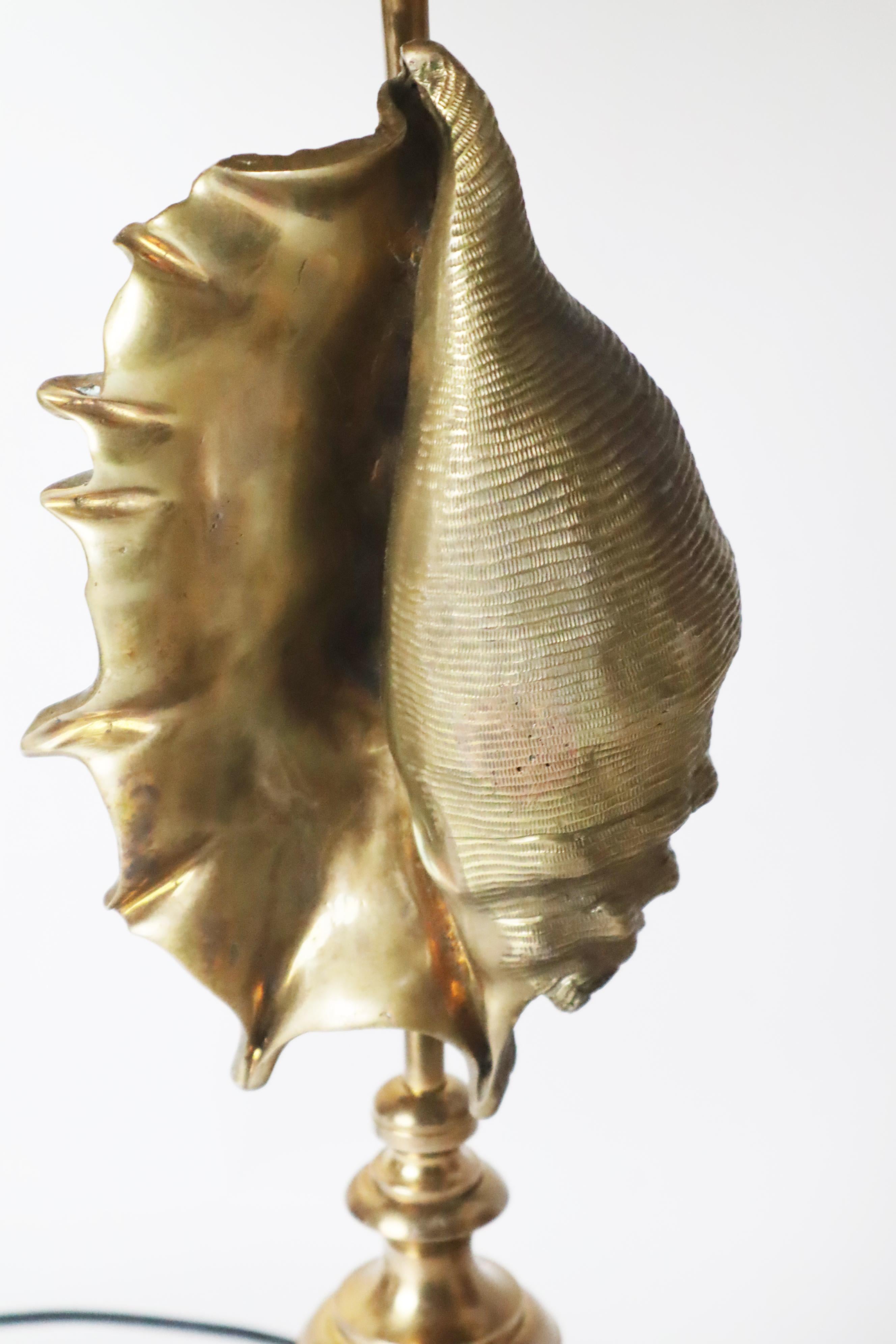 Hollywood Regency Shell-Shaped Table Lamp by Maison Charles Paris For Sale 3