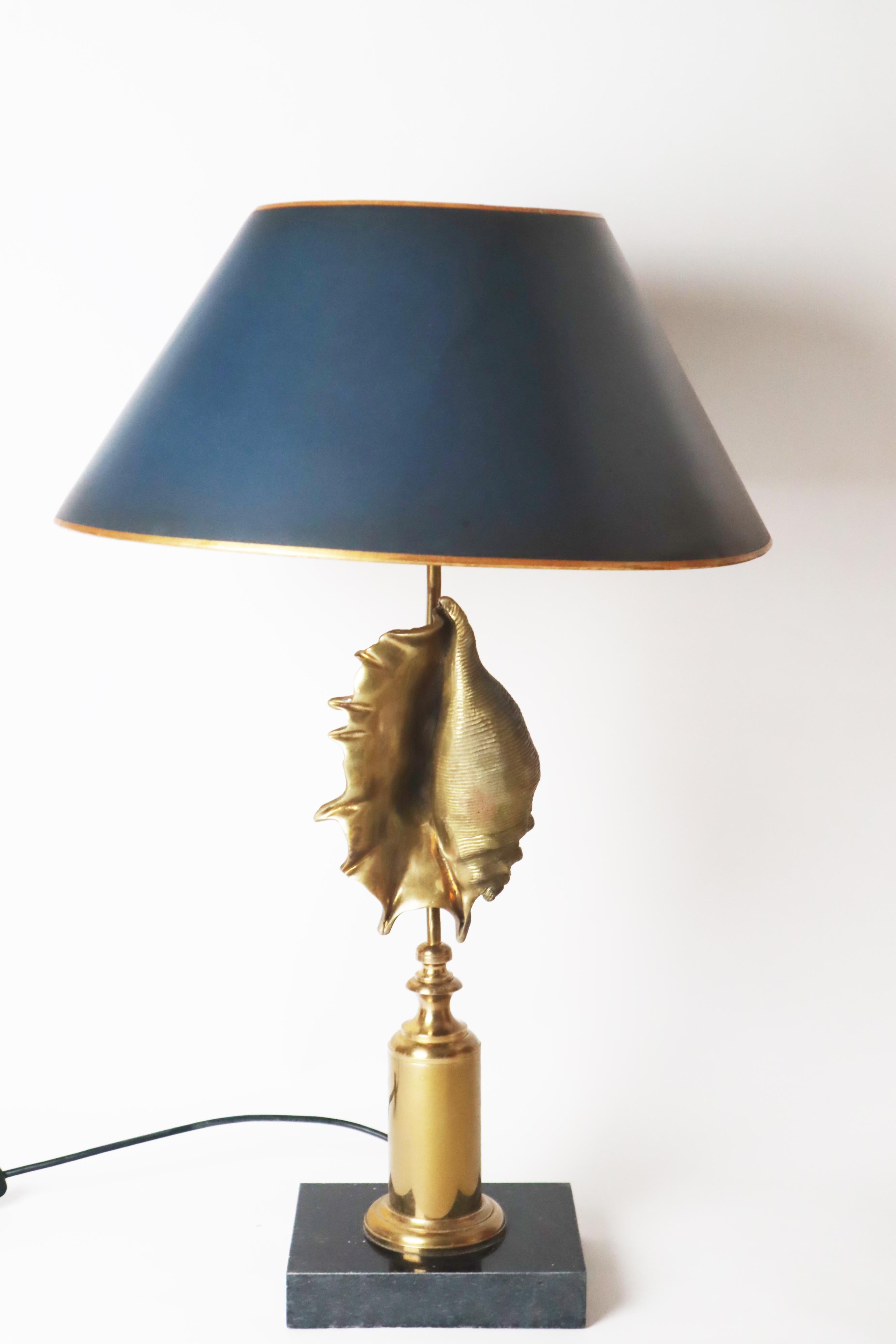 Hollywood Regency Shell-Shaped Table Lamp by Maison Charles Paris For Sale 1
