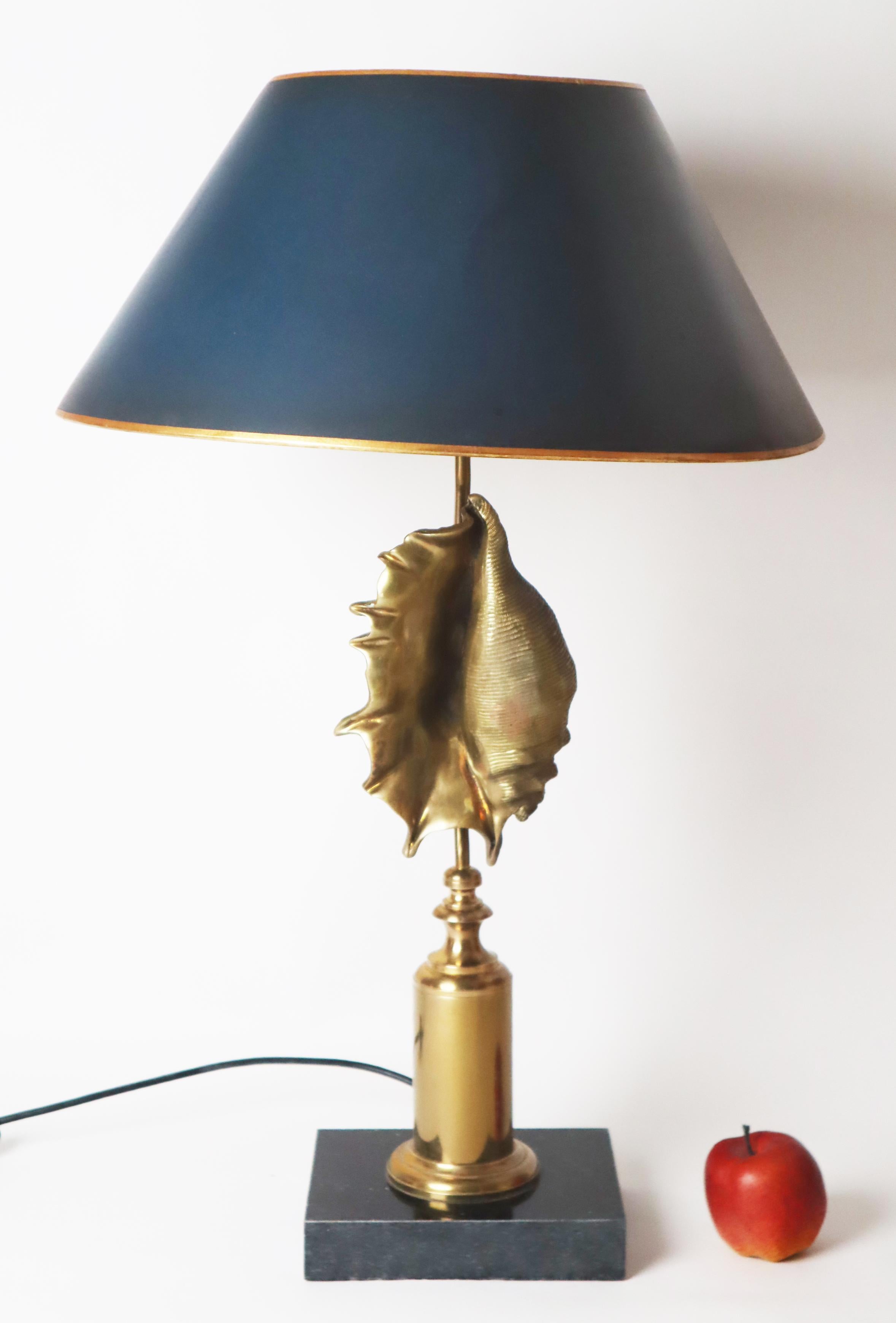 Hollywood Regency Shell-Shaped Table Lamp by Maison Charles Paris For Sale 2