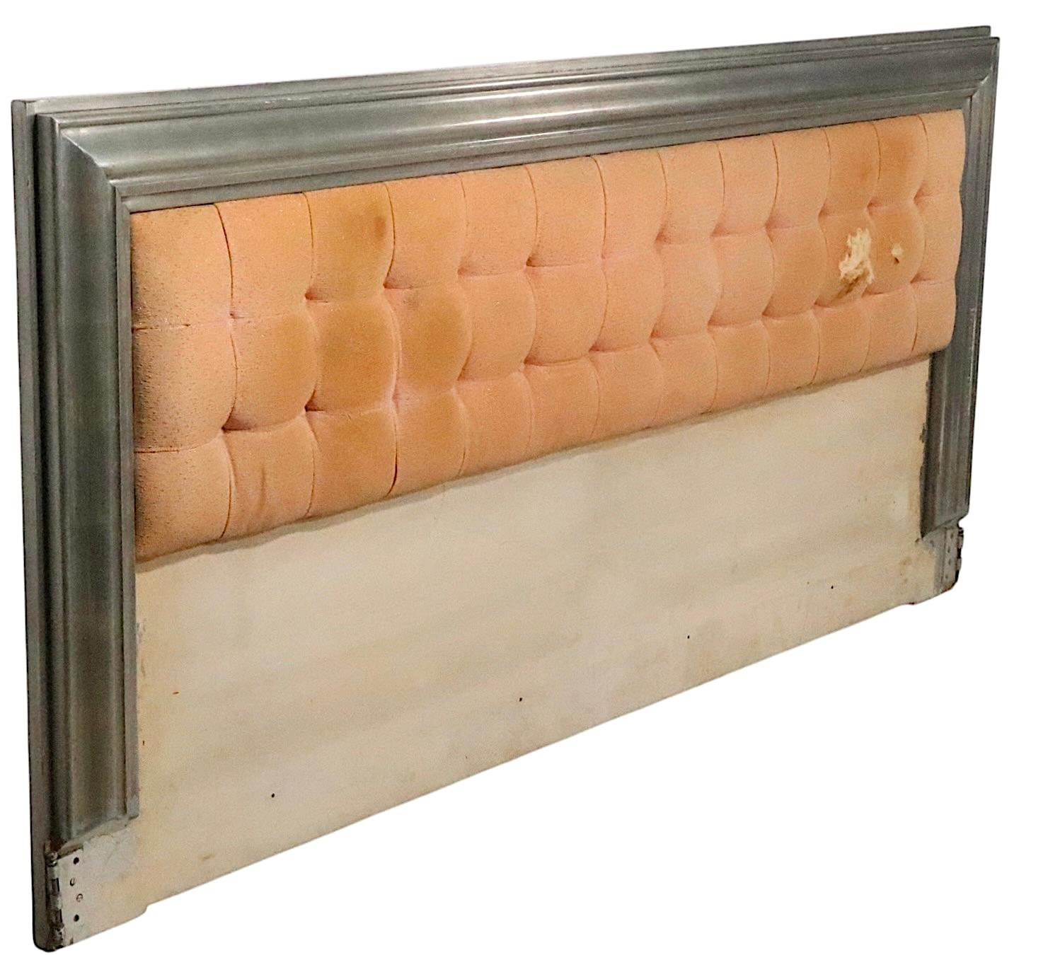 Hollywood Regency Silver Gilt and Upholstered Kiong Size bed by James Mont 1940s For Sale 4