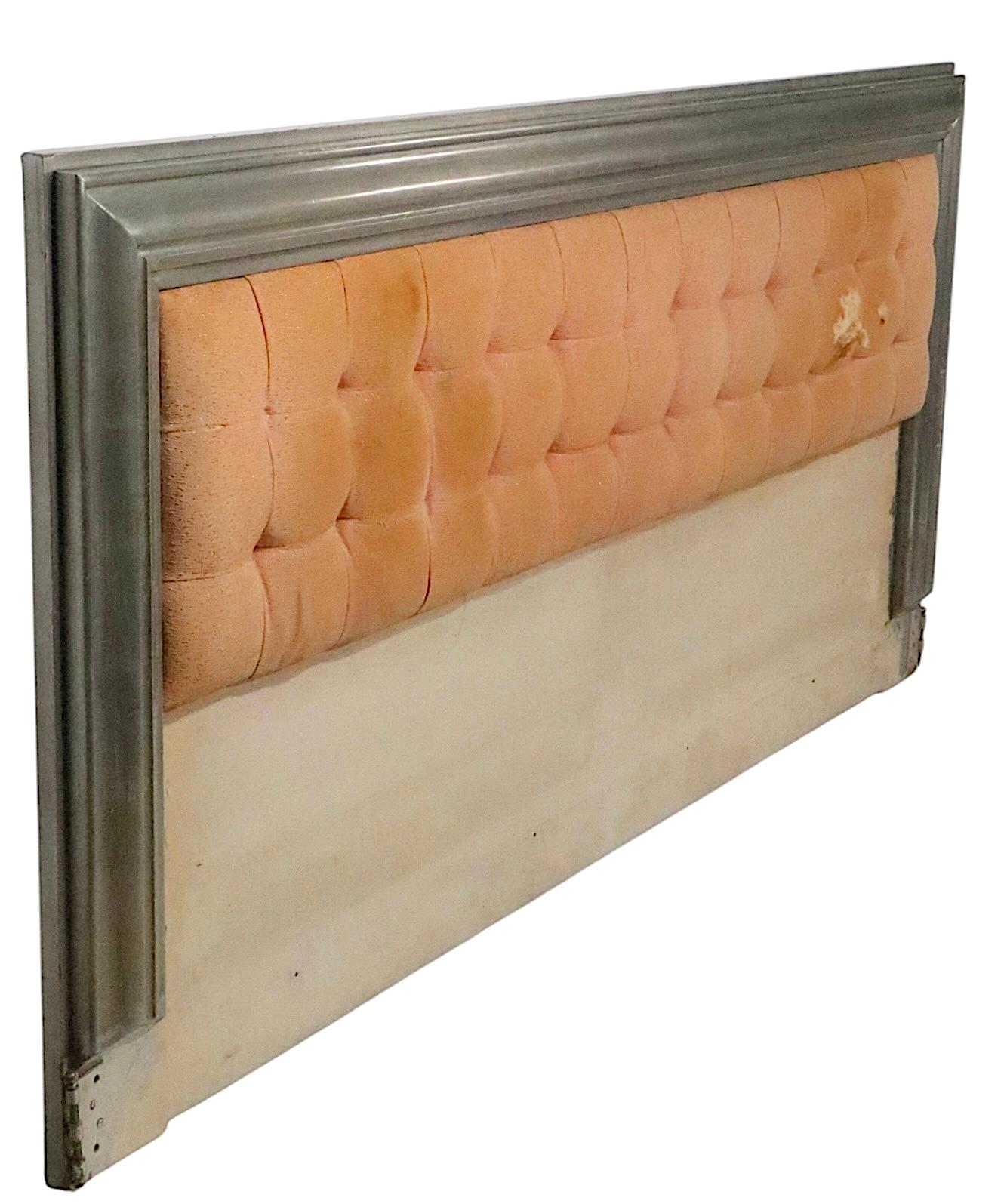 Hollywood Regency Silver Gilt and Upholstered Kiong Size bed by James Mont 1940s For Sale 2