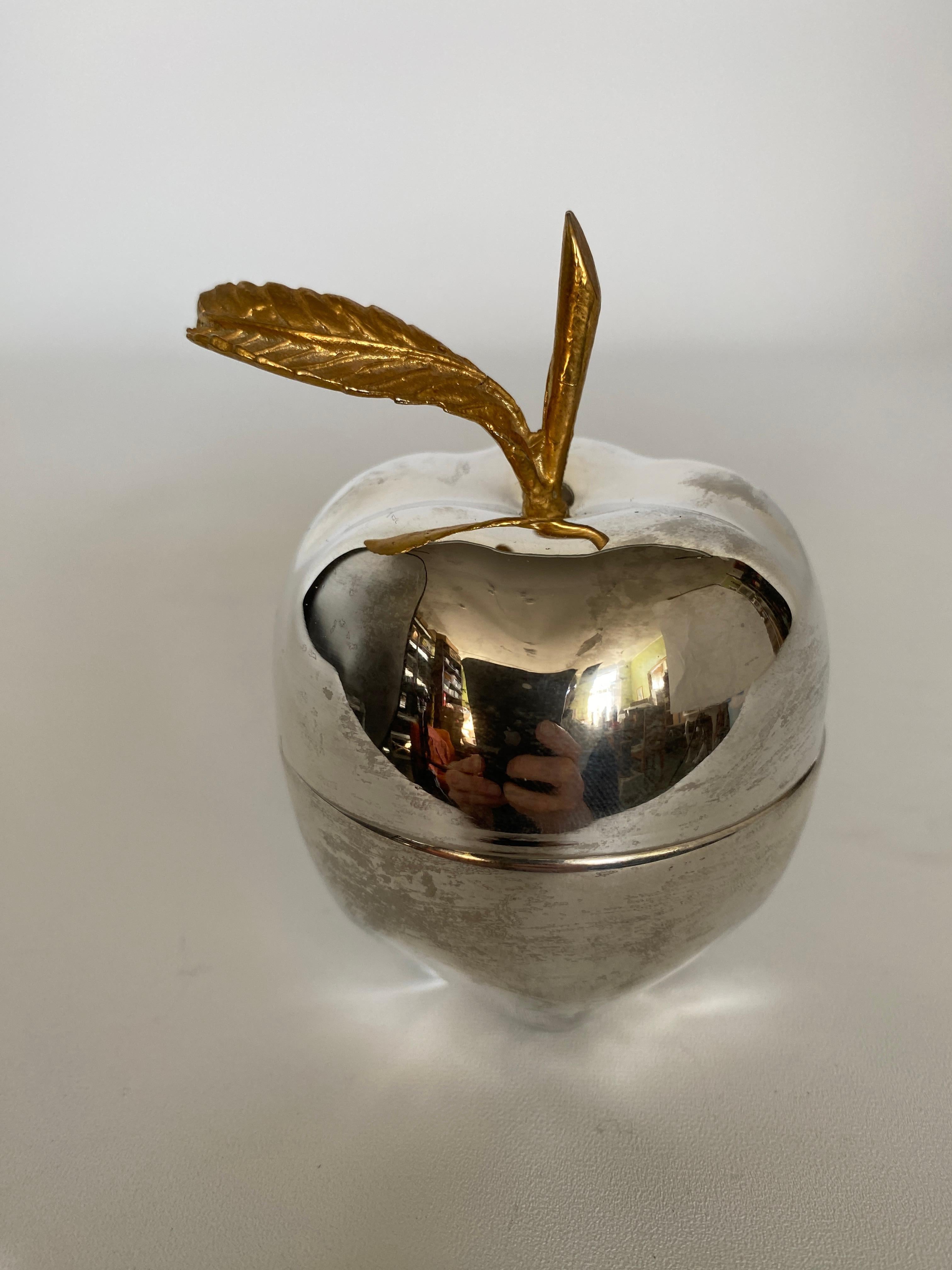 Hollywood Regency Silver Plated and Brass Apple Trinket Box For Sale 10