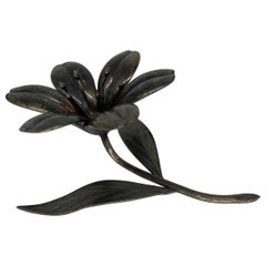 Cendrier en forme de fleur en métal argenté Hollywood Regency