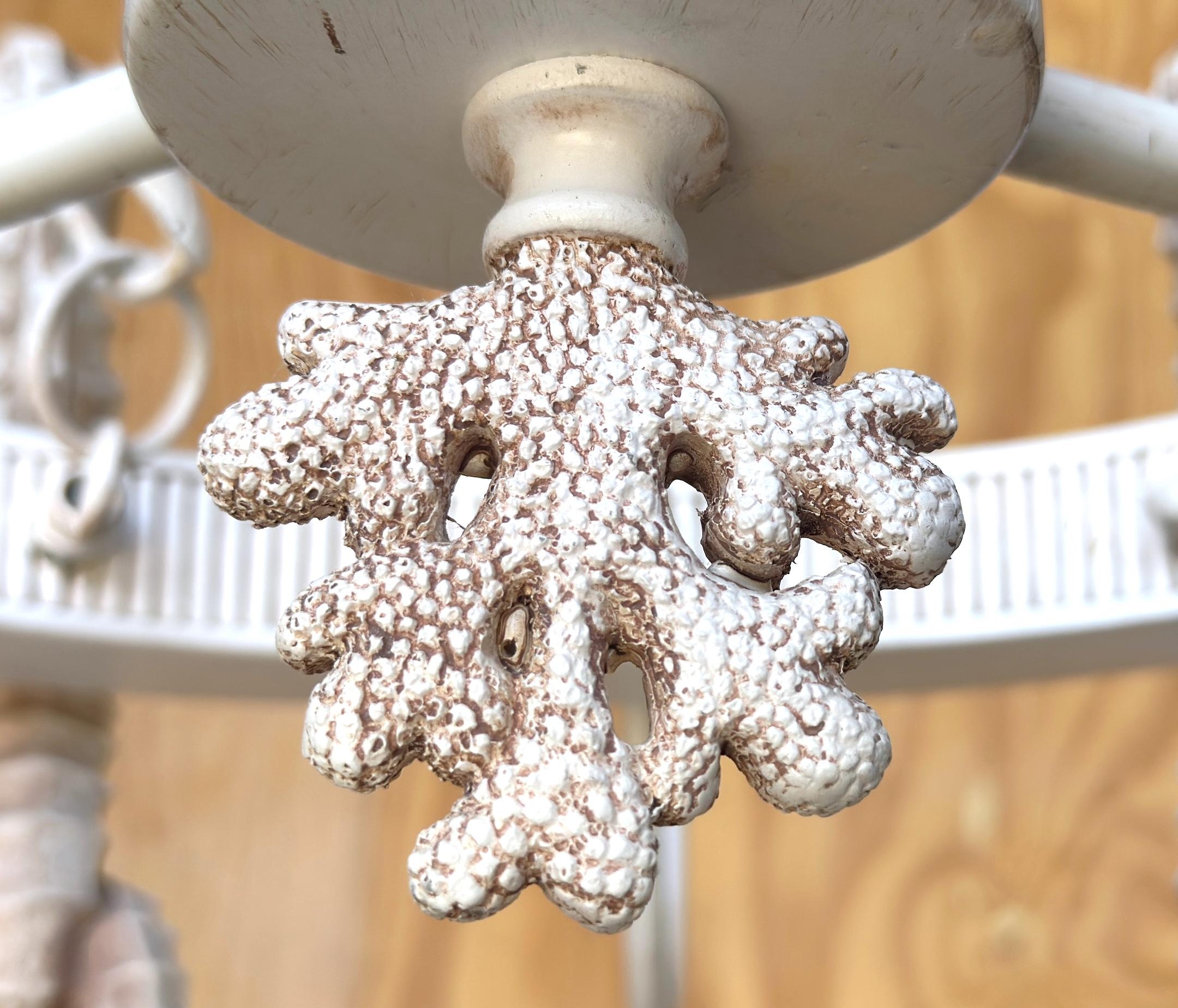 20ième siècle Lustre à six lumières à motif d'hippocampe et de corail Hollywood Regency, circa 1970 en vente