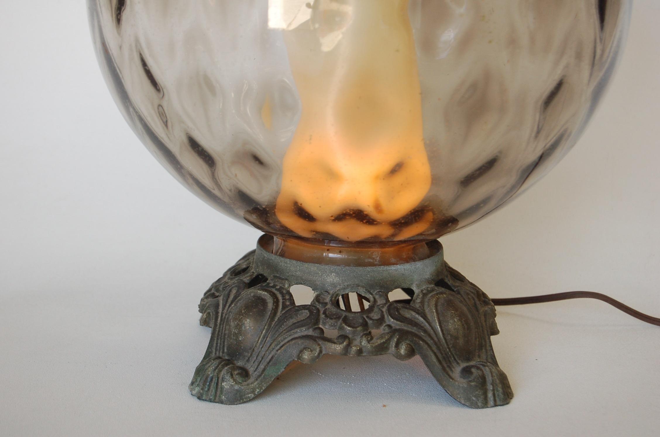 Hollywood Regency-Tischlampen aus Rauchblasenglas mit leuchtendem Akzent (Rauchglas) im Angebot
