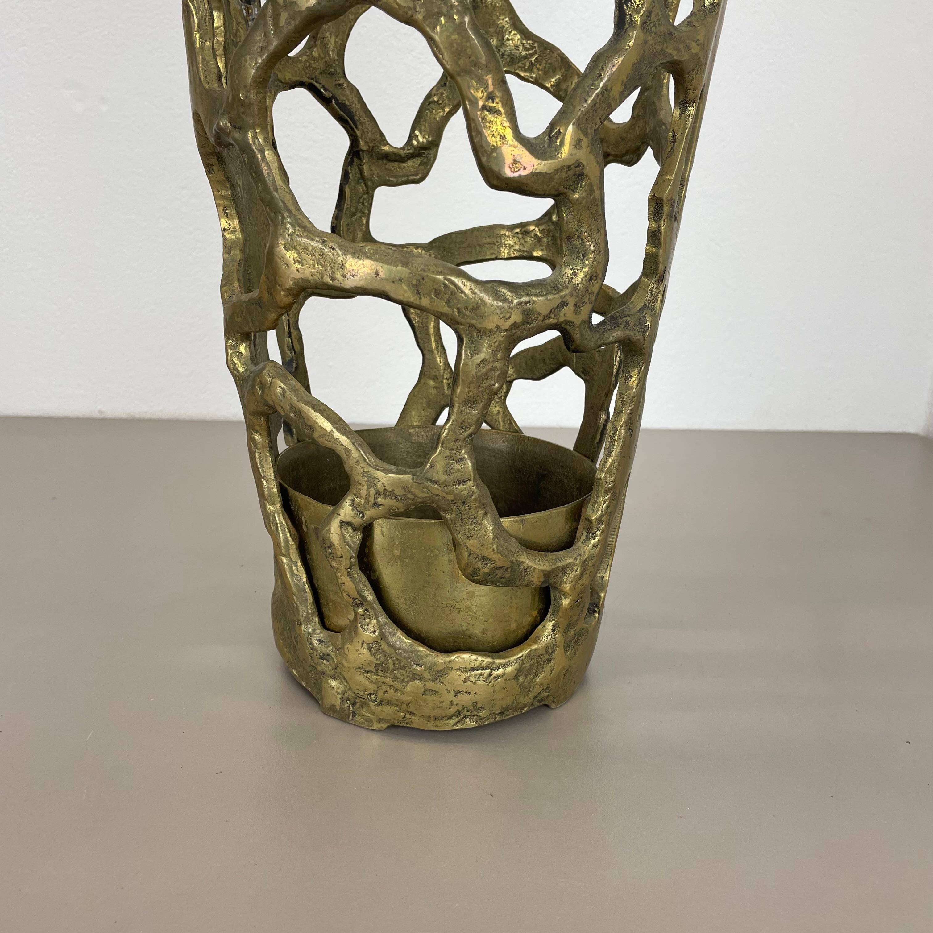 Hollywood Regency solide 11kg Brutalist Brass Umbrella Stand, Italie, 1970 en vente 4