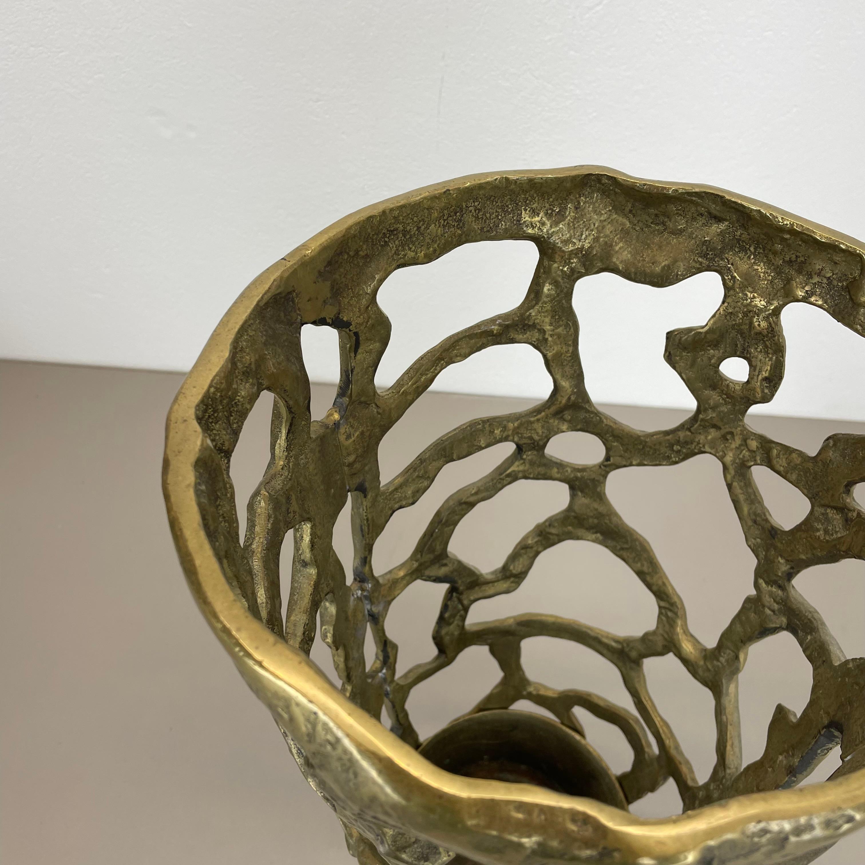 20ième siècle Hollywood Regency solide 11kg Brutalist Brass Umbrella Stand, Italie, 1970 en vente