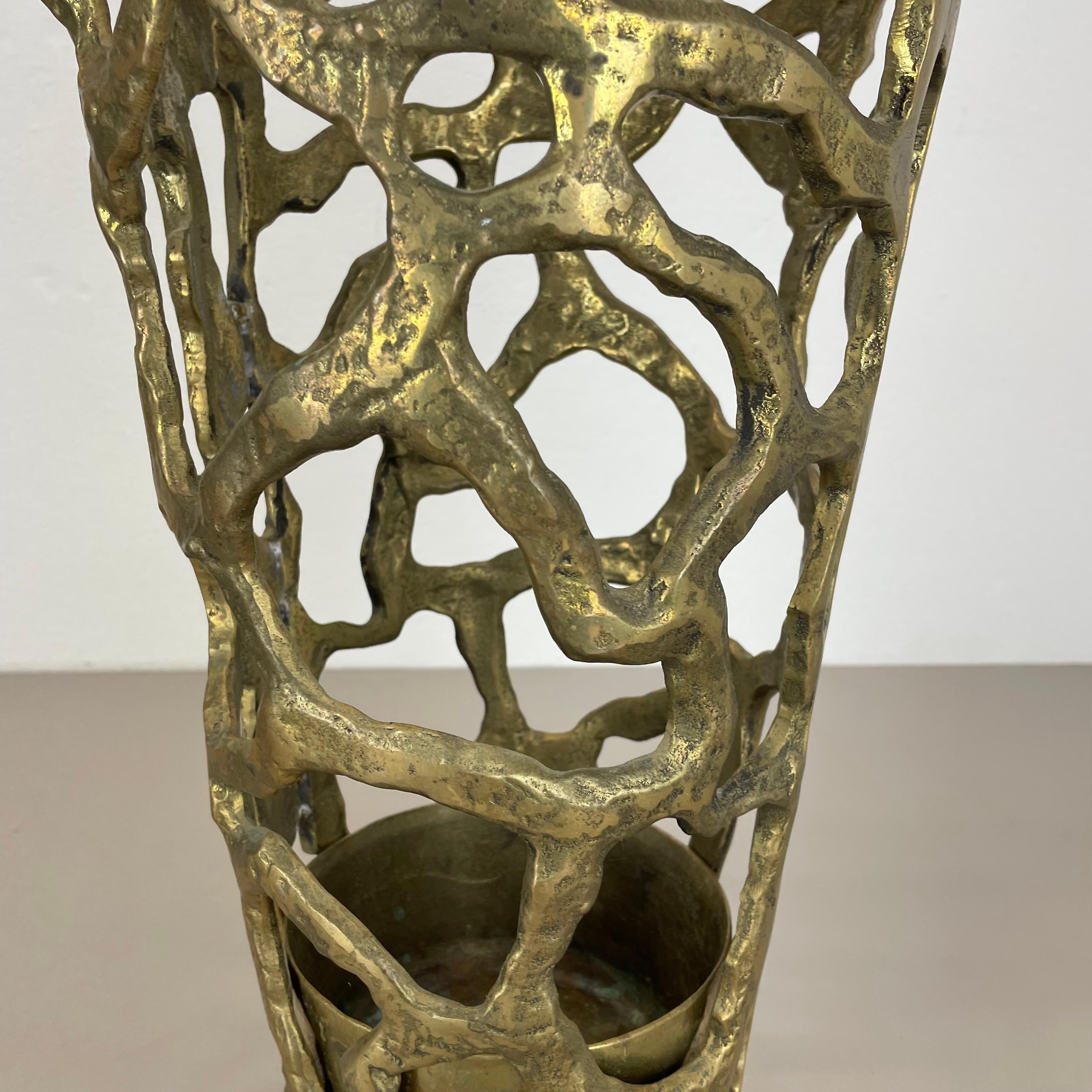 Hollywood Regency solide 11kg Brutalist Brass Umbrella Stand, Italie, 1970 en vente 3
