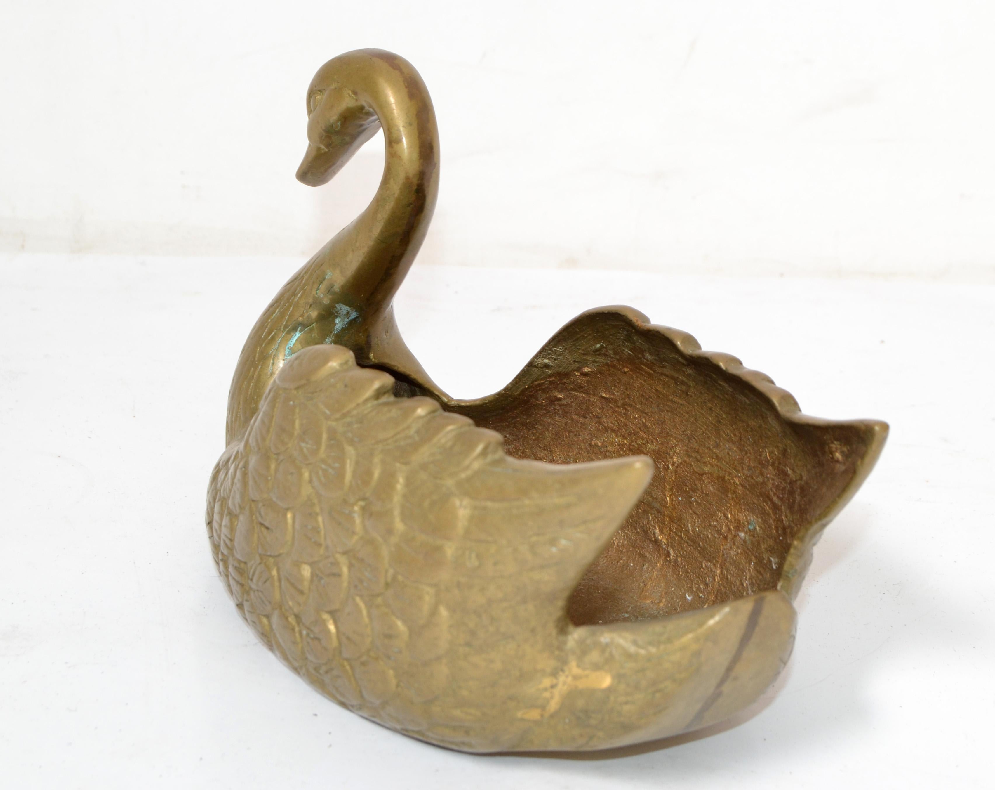 Hollywood Regency Solid Cast Bronze Swan Planter Animal Sculpture Centerpiece In Good Condition For Sale In Miami, FL