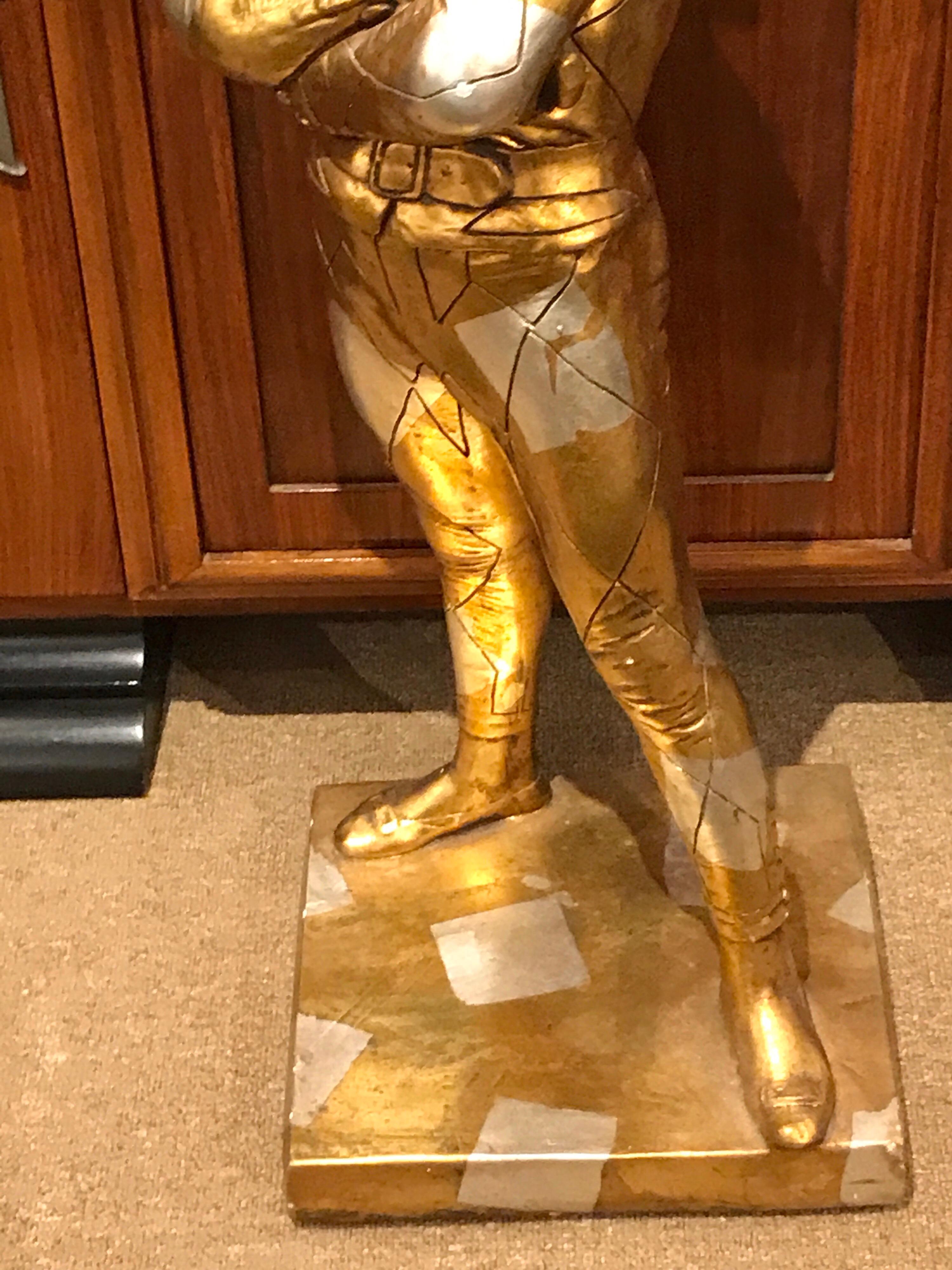 Scultura di Arlecchino in piedi in oro e argentato Hollywood Regency in vendita 2