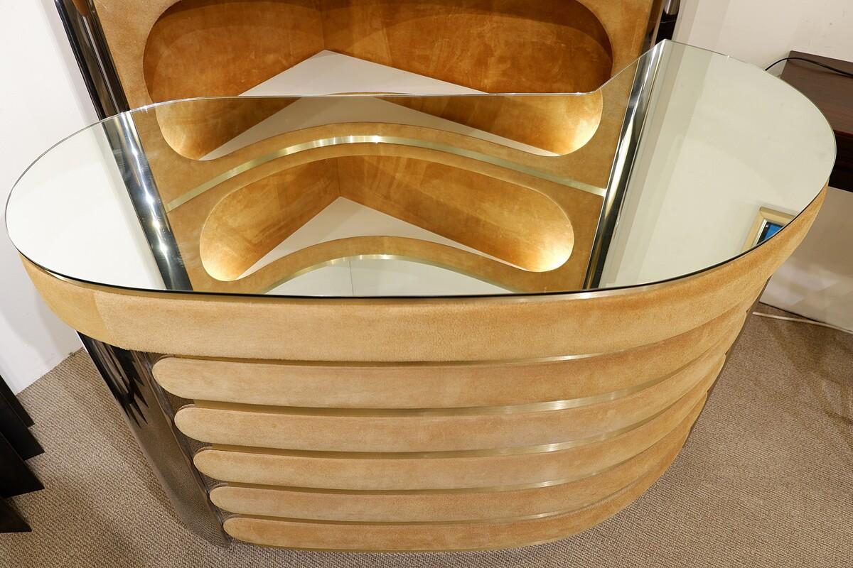 Mid-Century Modern Italian Willy Rizzo corner bar
Hollywood regency style.

