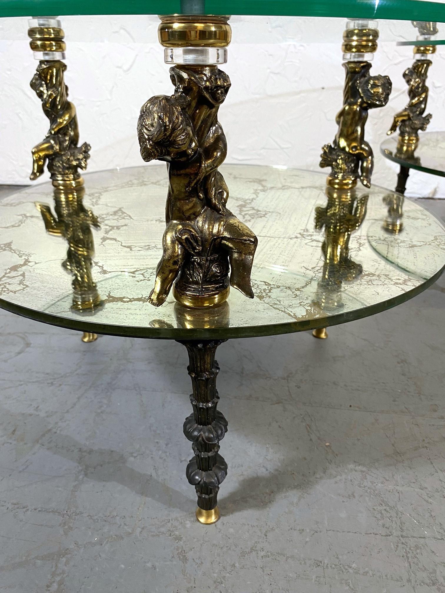 Américain Tables d'extrémité en verre à 2 niveaux de style Hollywood Regency, lot de 2 en vente