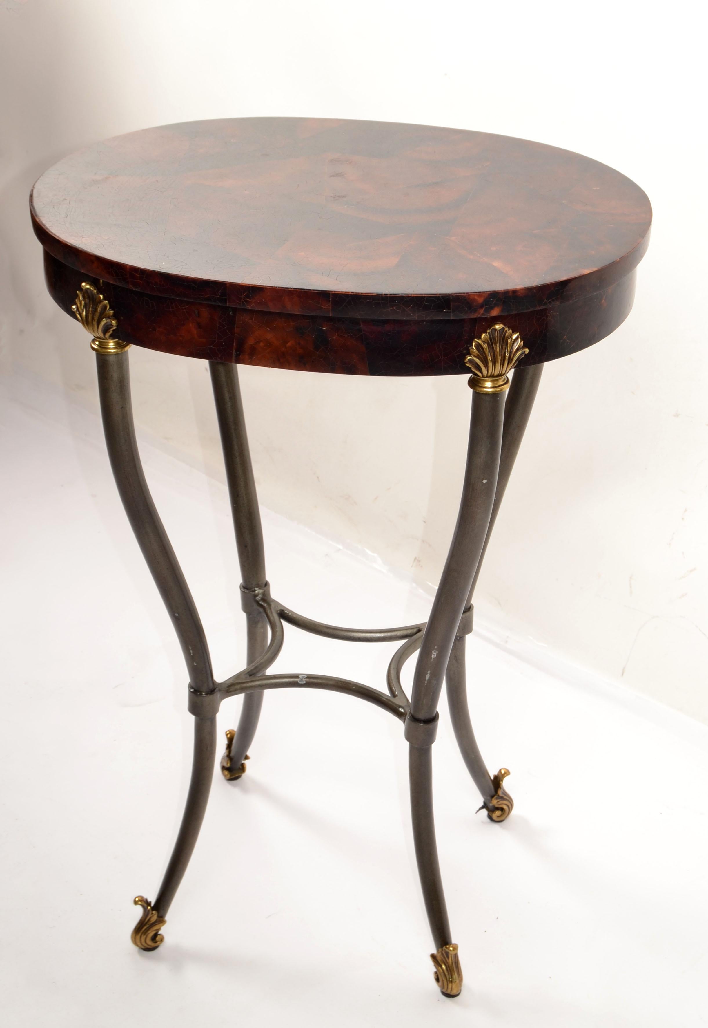 Table d'appoint ovale style Hollywood Regency Faux Tessellés Horn Brass Decor Bon état - En vente à Miami, FL