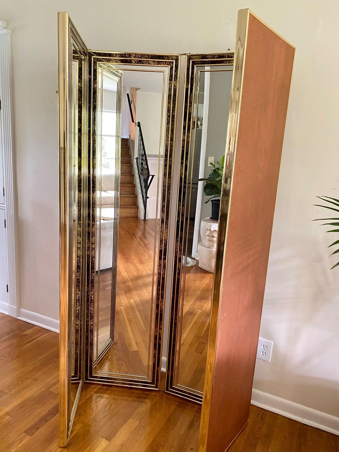 Late 20th Century Hollywood Regency Style Adjustable Four Panel Floor Mirror Room Divider For Sale