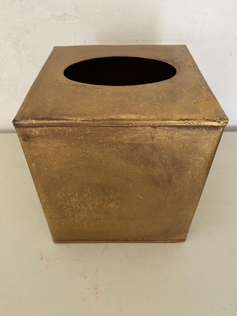 Treat yourself to something special with this stylish Neo-classical revival or Hollywood Regency style tissue box with an antiqued gold finish.