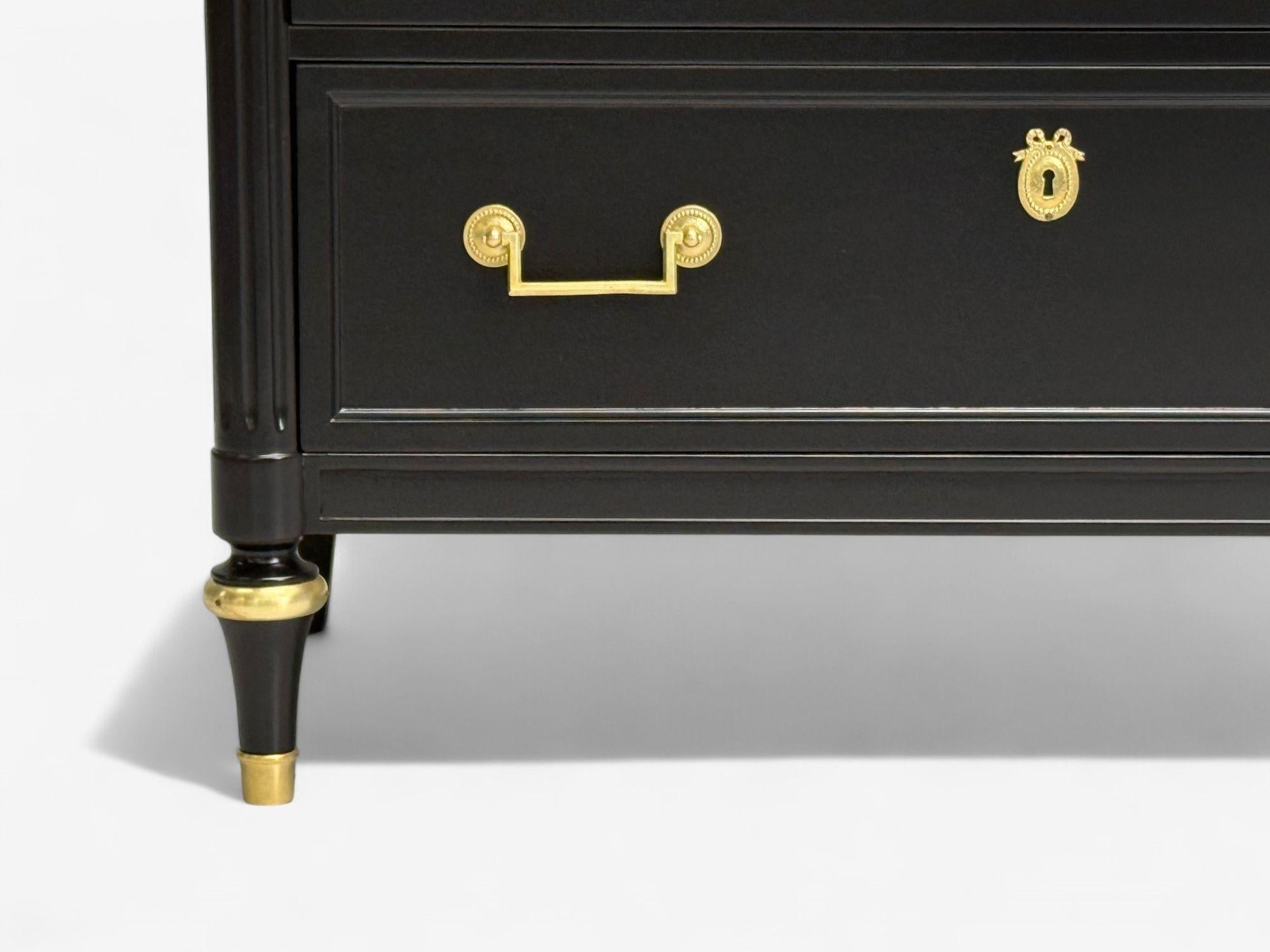 Stile Hollywood Regency, lacca nera, bronzo, cassettone, USA, anni '60 in vendita 2