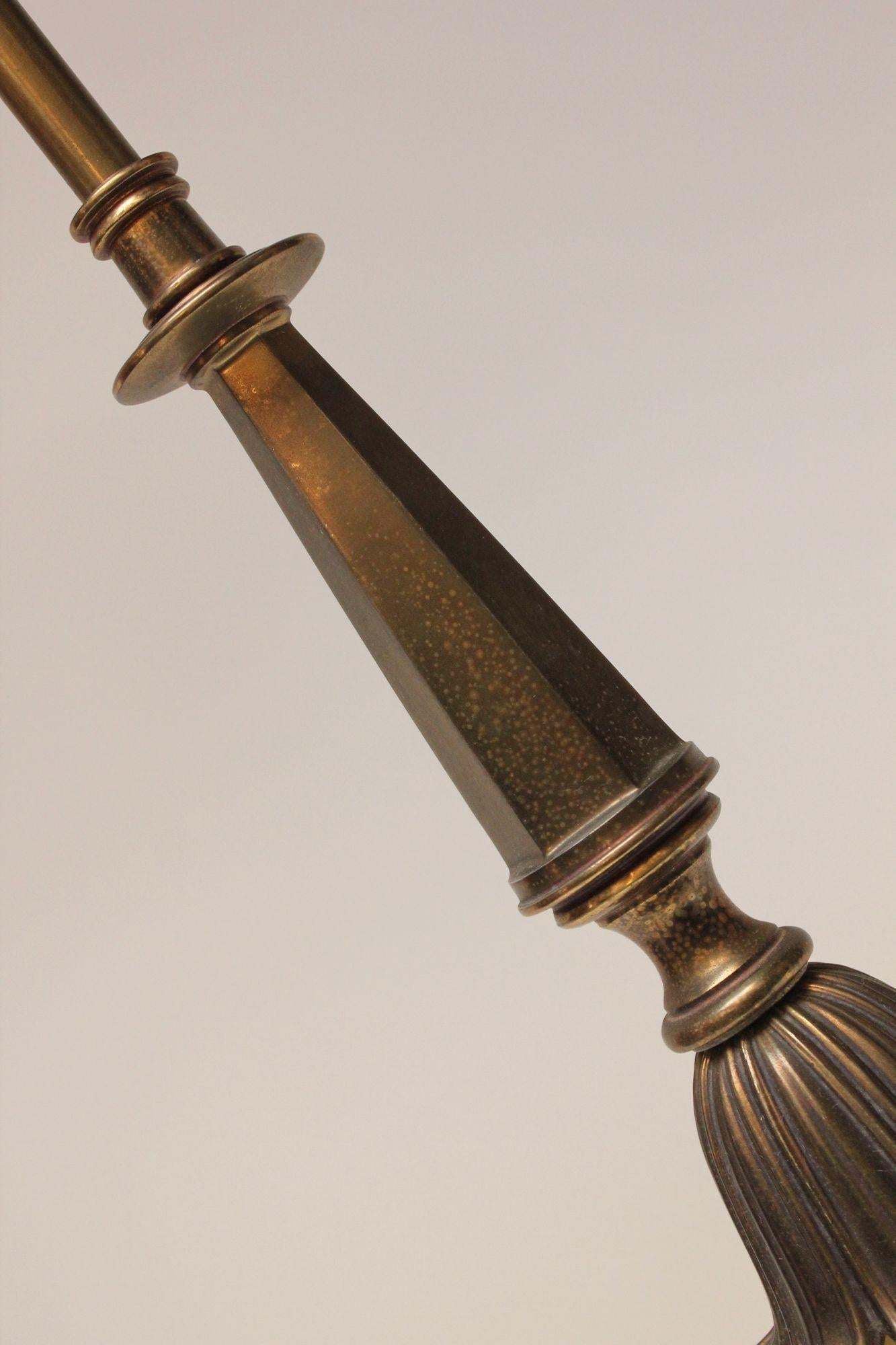 Tischlampe aus Messing und Glas im Hollywood-Regency-Stil von Stiffel (Hollywood Regency) im Angebot