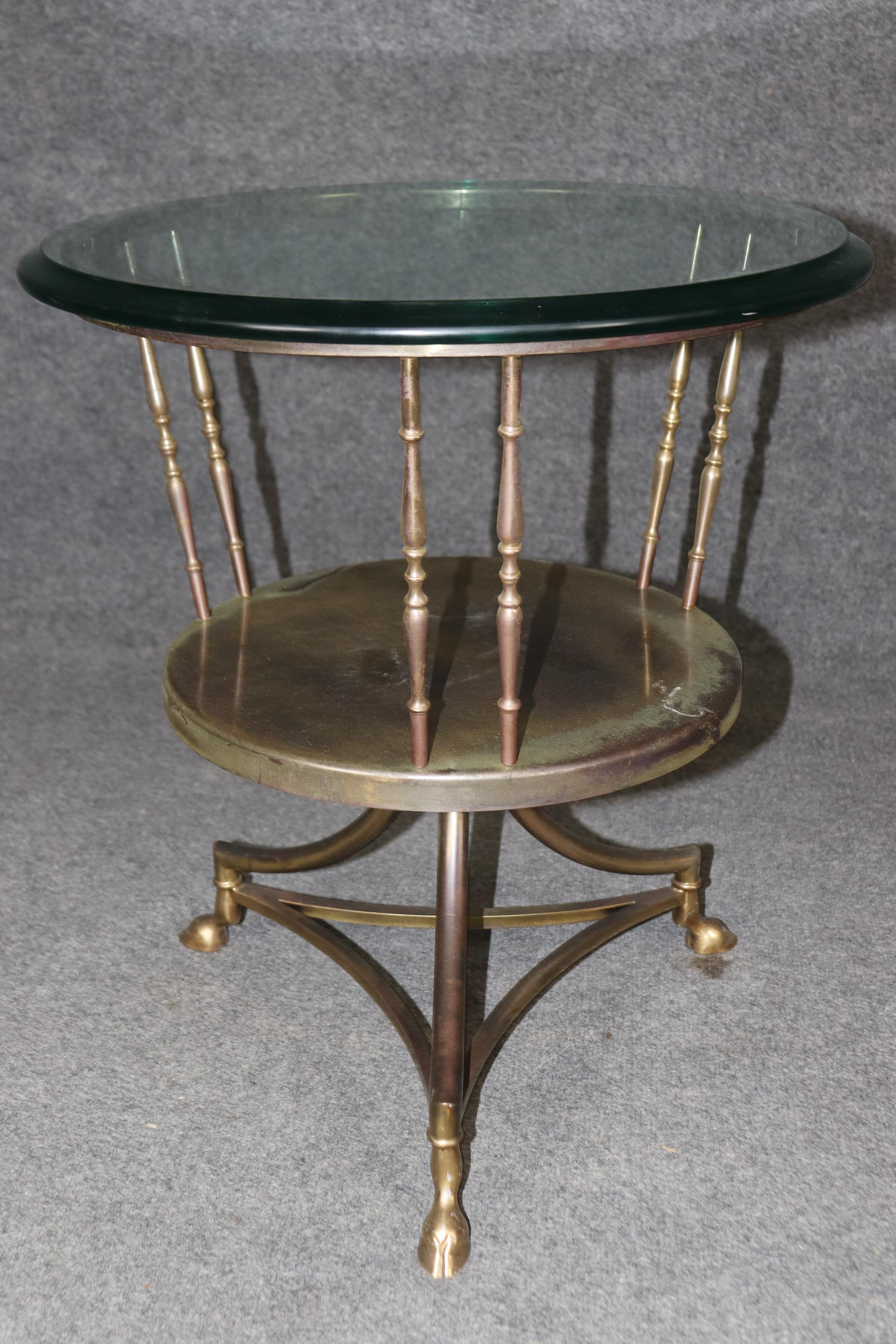 italien Table à butoir en laiton et métal de style Hollywood Regency