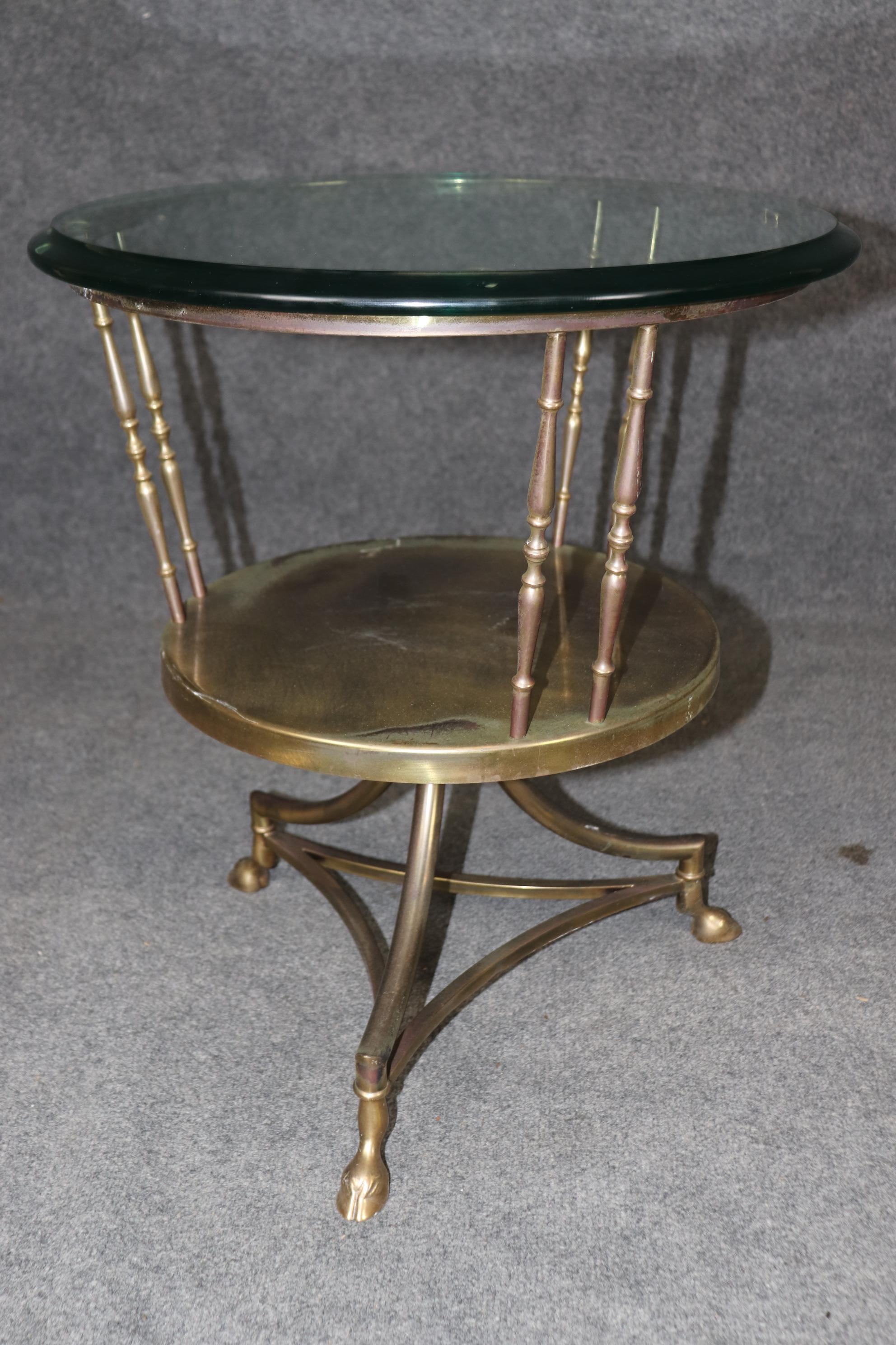 Table à butoir en laiton et métal de style Hollywood Regency Bon état à Swedesboro, NJ