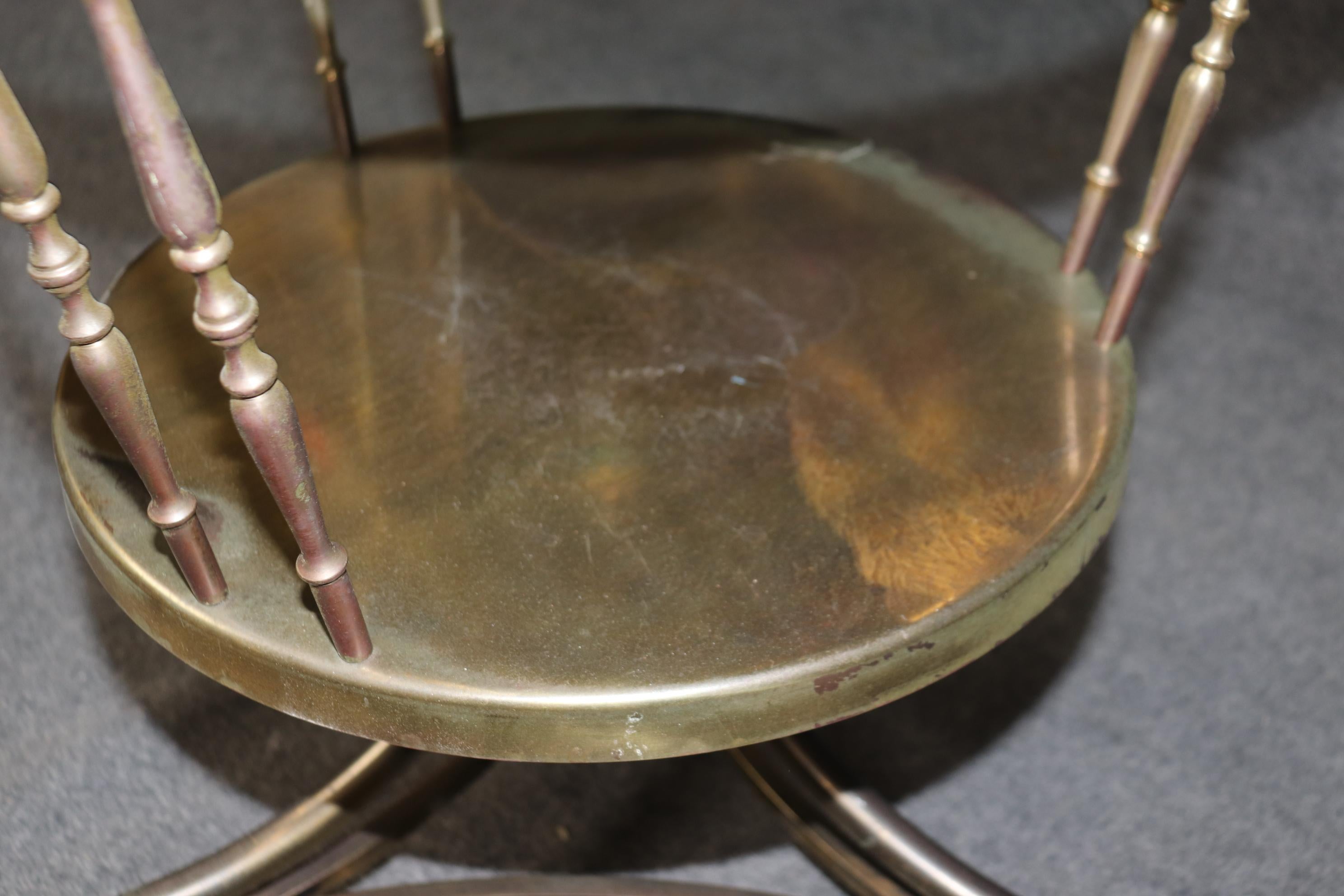 Métal Table à butoir en laiton et métal de style Hollywood Regency