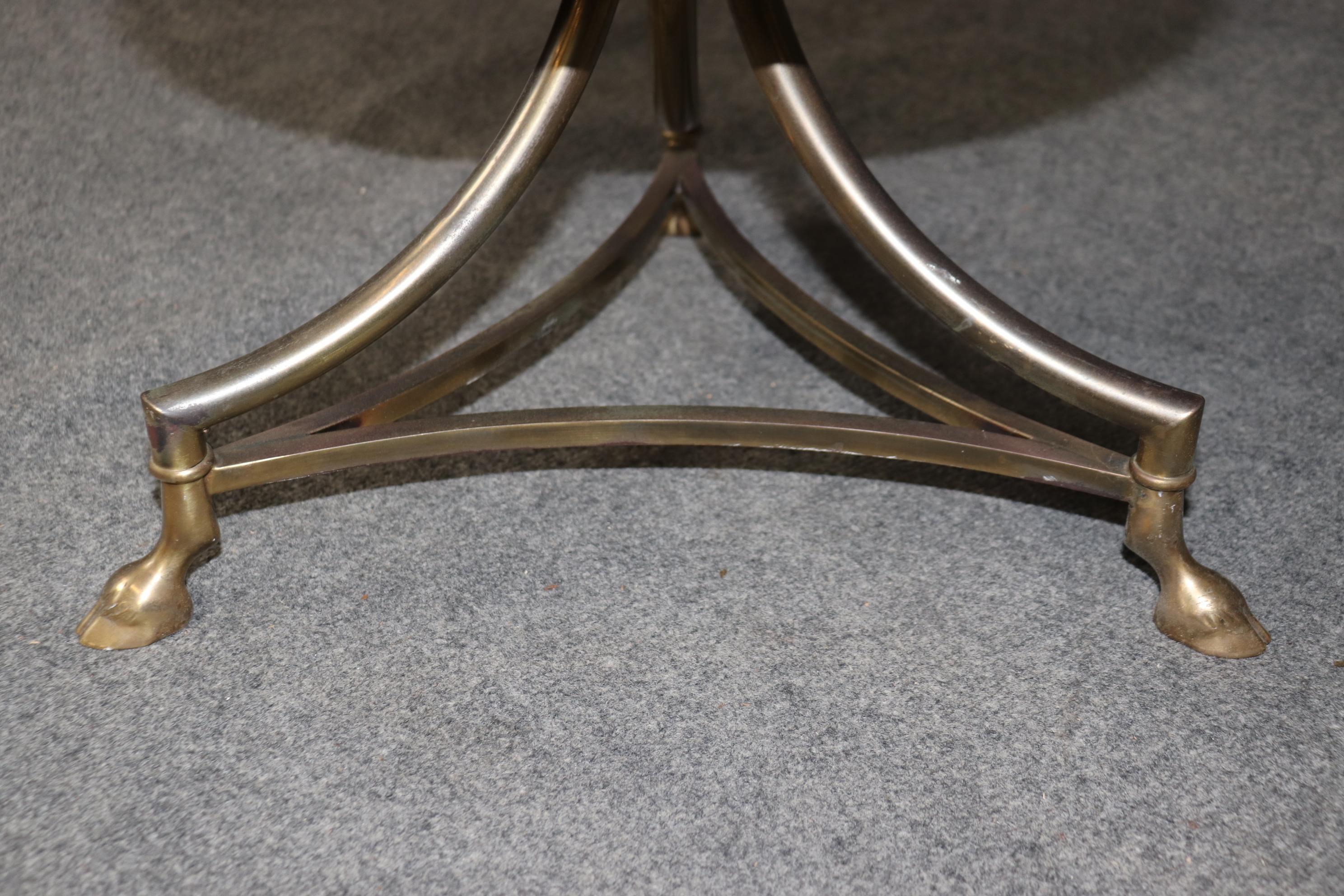 Table à butoir en laiton et métal de style Hollywood Regency 1