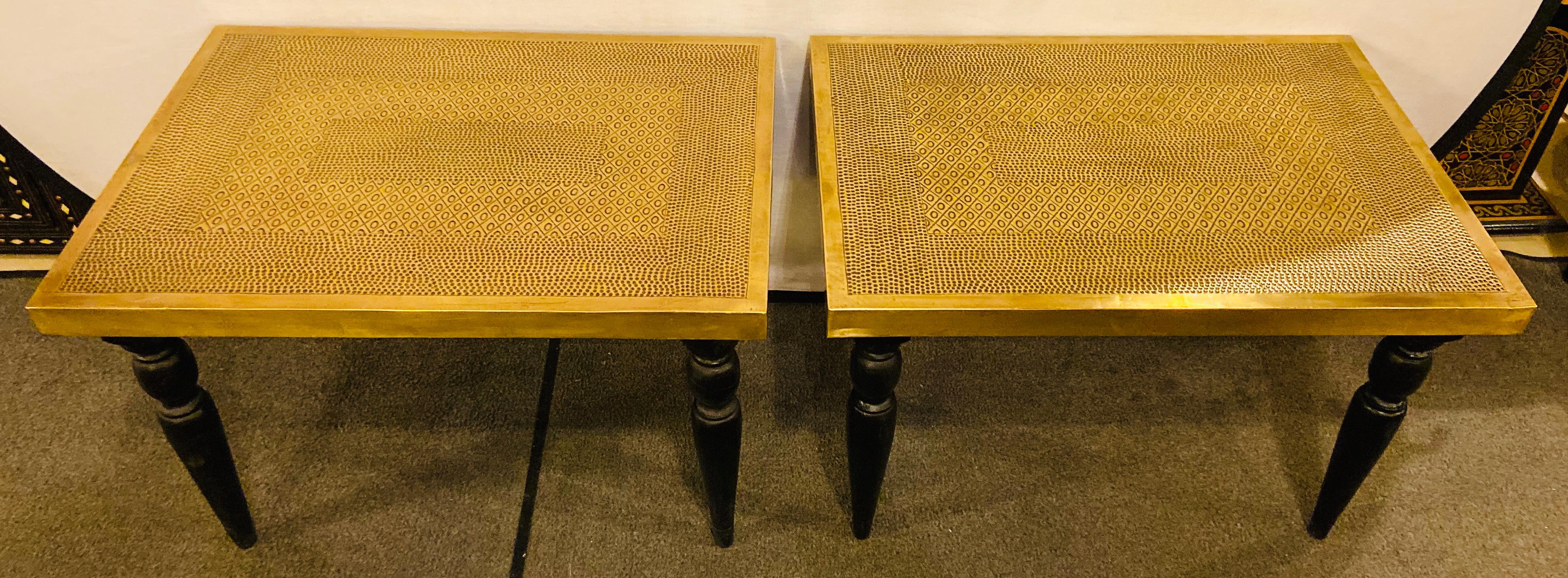 Hollywood Regency Style Handcrafted Brass Center or End Table, a Pair im Angebot 6