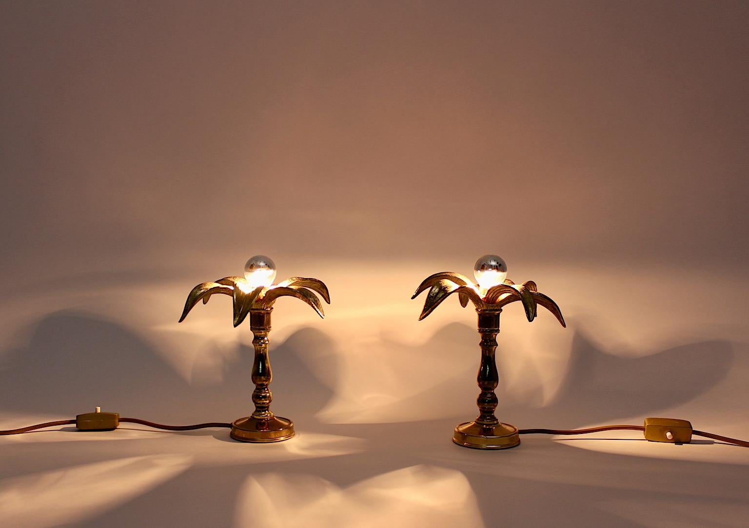 Hollywood Regency Style Brass Duo Table Lamps Flower Lillies Willy Daro, 1970s In Good Condition For Sale In Vienna, AT