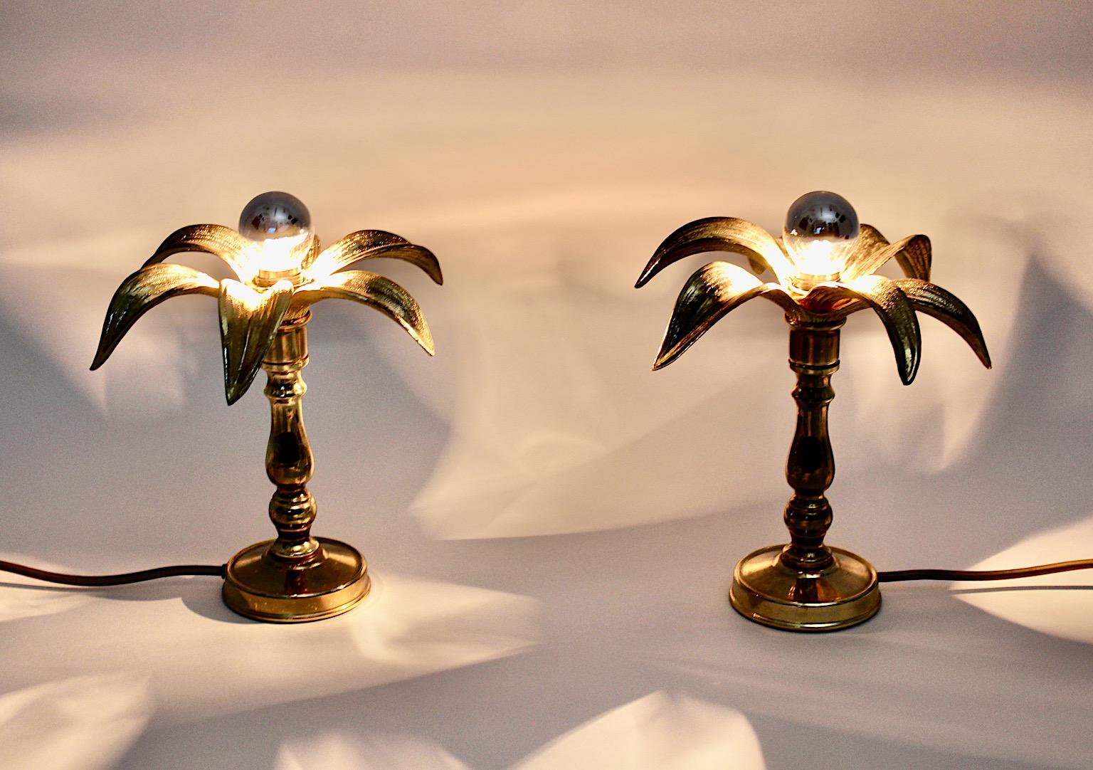 Hollywood Regency Style Brass Duo Table Lamps Flower Lillies Willy Daro, 1970s For Sale 1