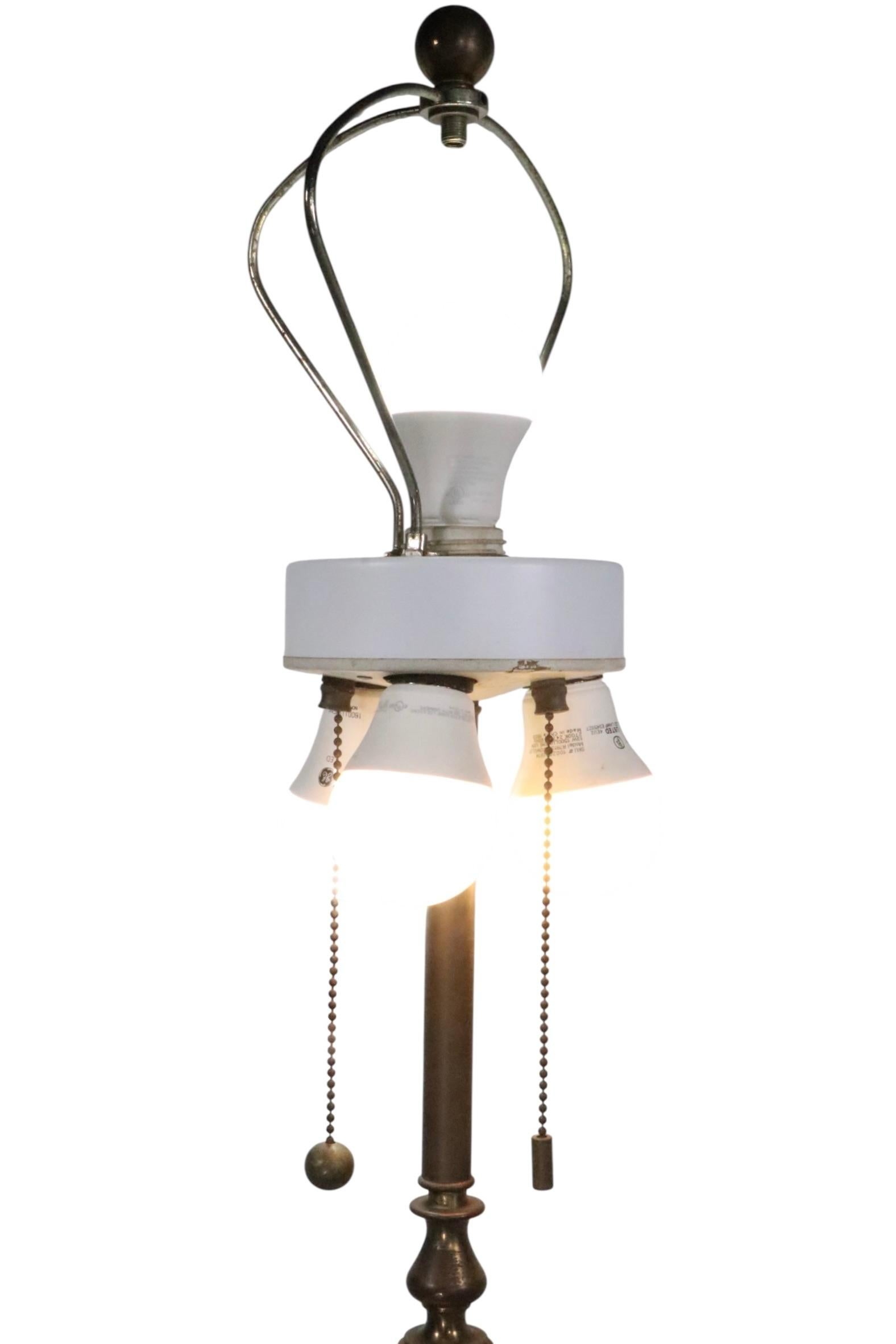 Americano Lampada da terra in ottone in stile Hollywood Regency, anni '40/'60 ca. in vendita