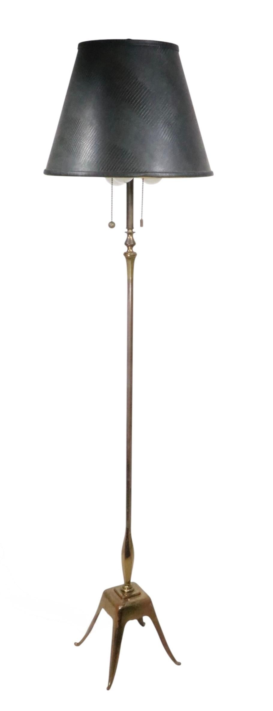Lampada da terra in ottone in stile Hollywood Regency, anni '40/'60 ca. in vendita 1