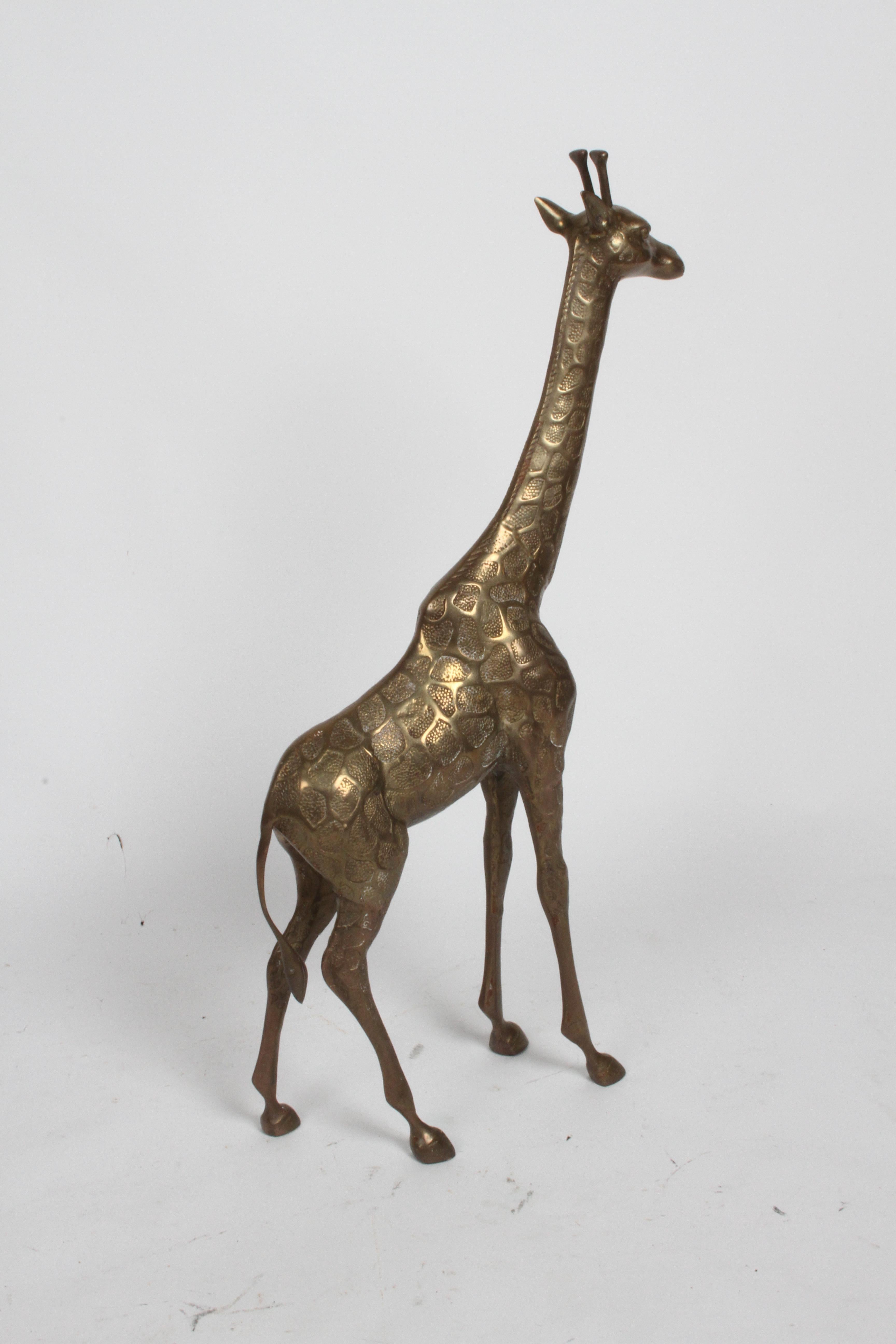Fine XX secolo Statua o scultura da terra di giraffa in ottone in stile Hollywood Regency, anni '70 circa in vendita