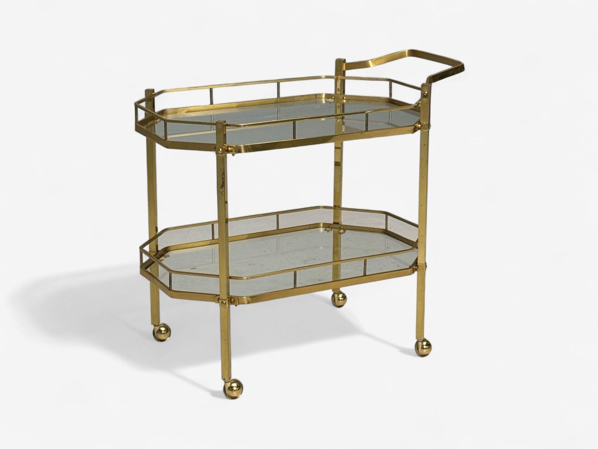 Hollywood Regency Style, Brass, Glass, Bar Cart, France, 1970s im Zustand „Gut“ im Angebot in Manhasset, NY