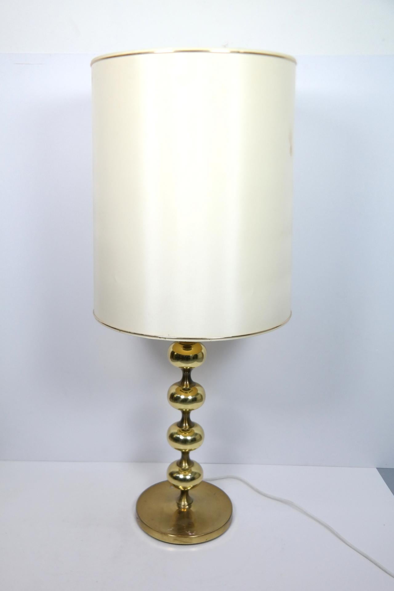 Hollywood Regency style brass table lamp, 1960s. Authentic shade.