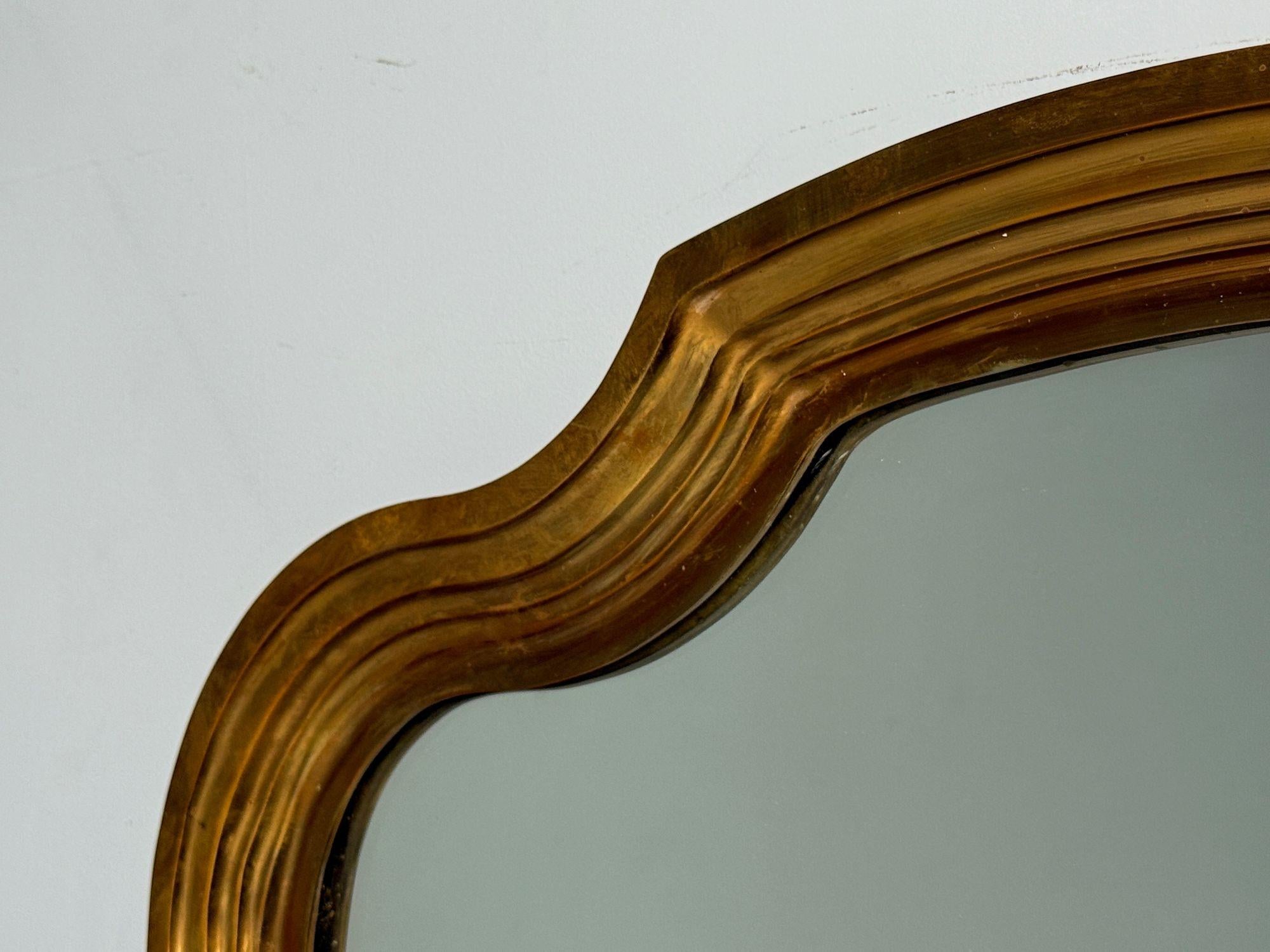 Bronze Miroir mural festonné en bronze de style Régence hollywoodienne, États-Unis, années 1950 en vente