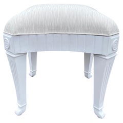 Sgabello con piede a zampa in gesso di Casa Stradivari in stile Hollywood Regency