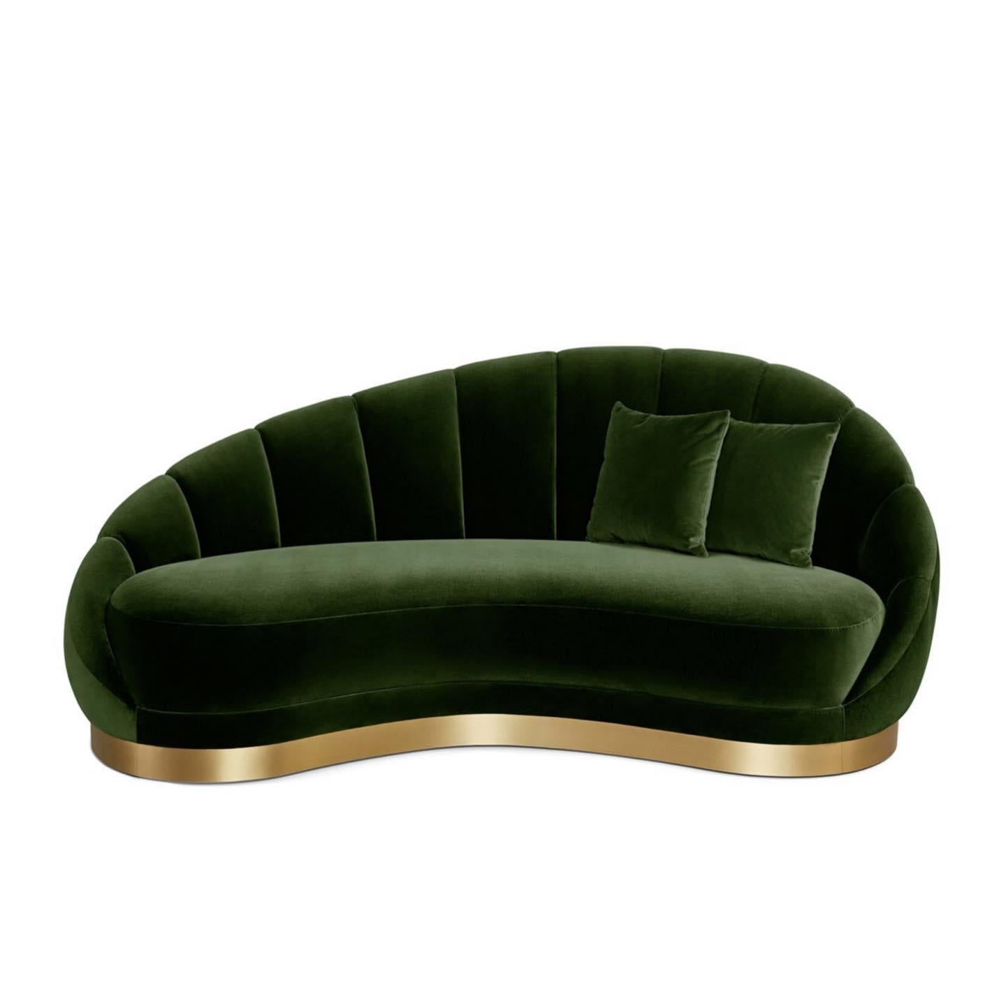 This chaise longue is a pure haute couture, with its sensuous feminine outline and voluptuous shape. Each exquisite curve features detailed seaming through the front to back, enveloped by a sinuous footer, creating the piece de resistance for any