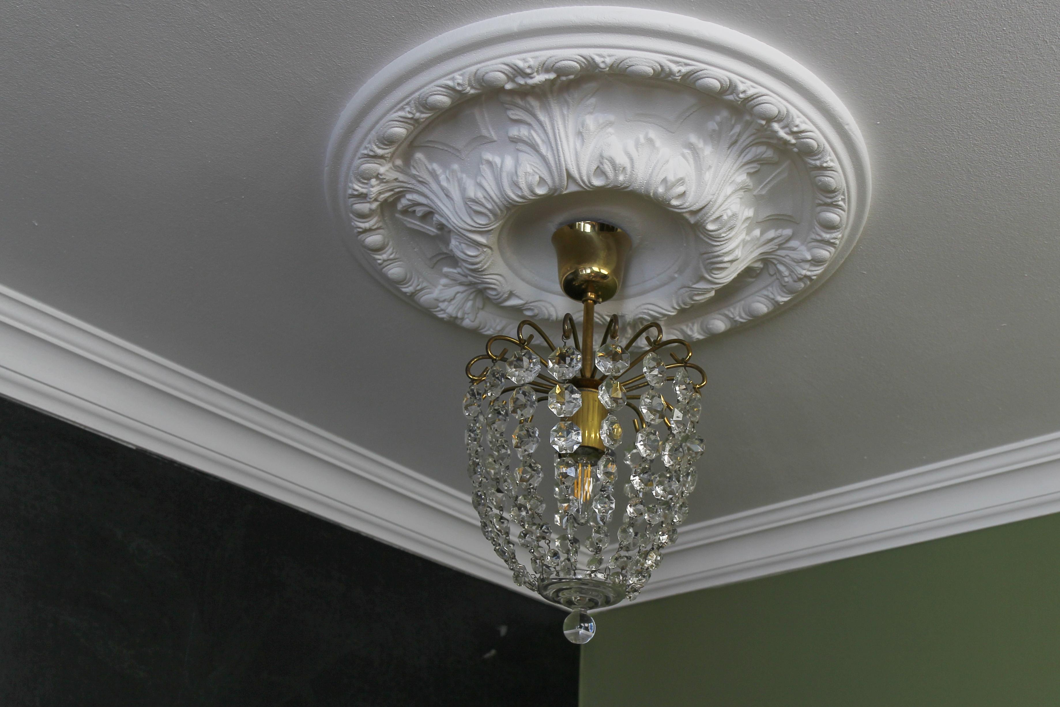 Hollywood Regency Style Crystal Glass and Brass Ceiling Light, Germany In Good Condition For Sale In Barntrup, DE