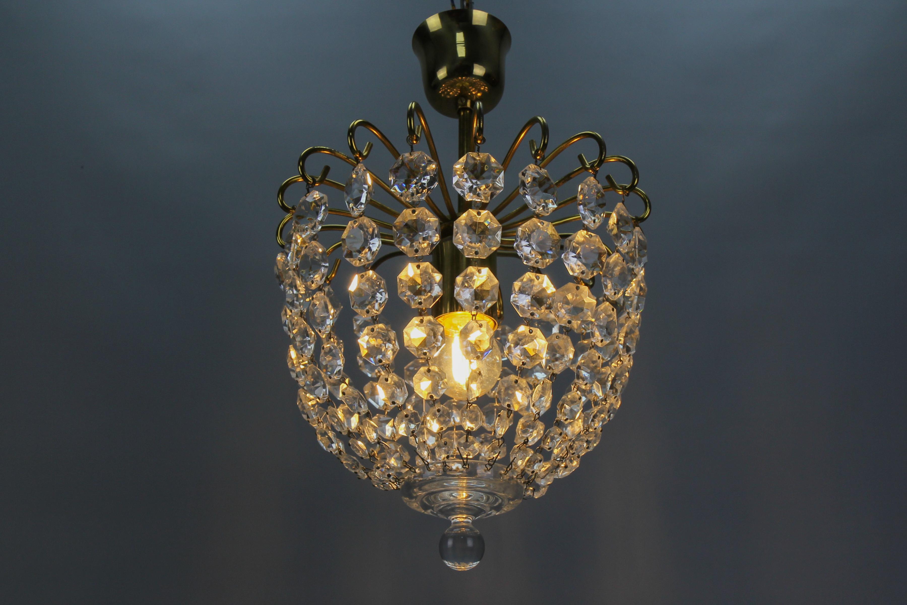Hollywood Regency Style Crystal Glass and Brass Pendant Chandelier, Germany For Sale 10