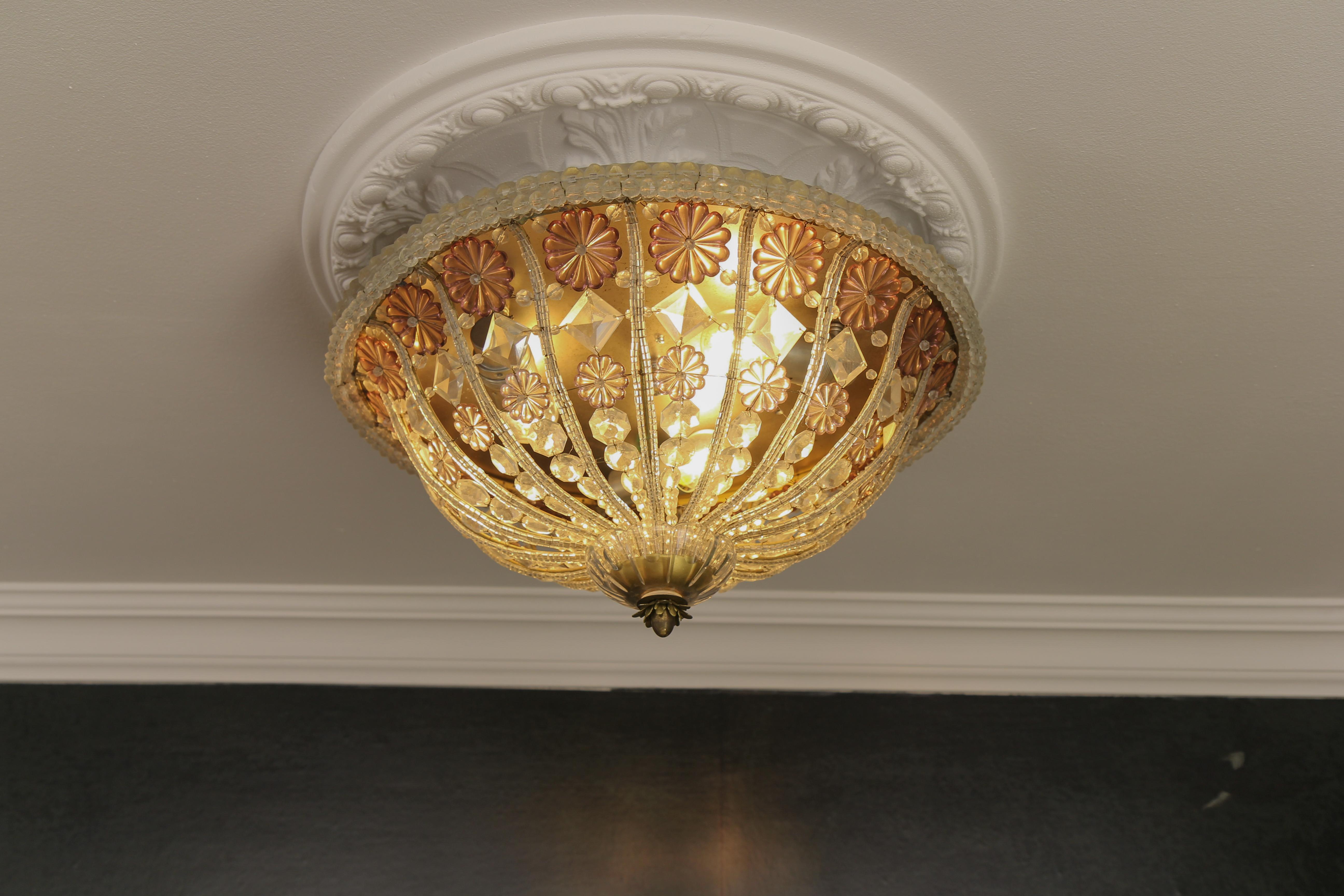 Lámpara empotrada o de pared con flor de cristal estilo Hollywood Regency, años 50 Francés en venta