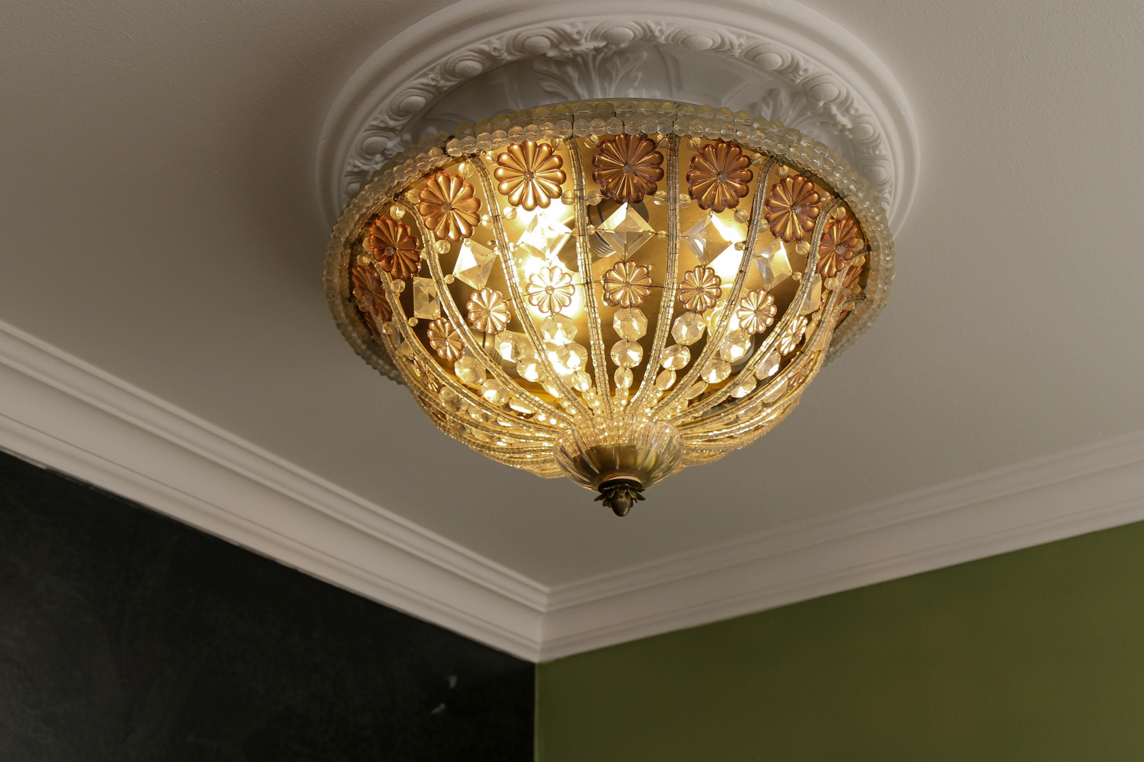 Lámpara empotrada o de pared con flor de cristal estilo Hollywood Regency, años 50 en Bueno estado para la venta en Barntrup, DE