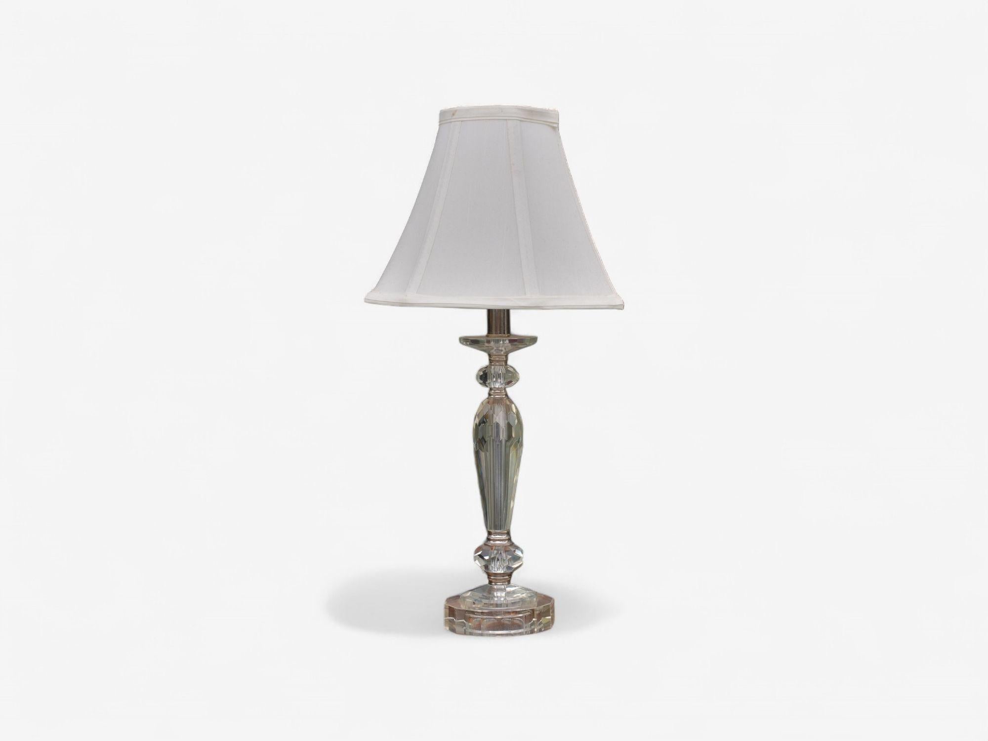 Hollywood Regency Style, Cut Crystal, Fabric, Small Table Lamps, USA, 1970s im Zustand „Gut“ im Angebot in Manhasset, NY