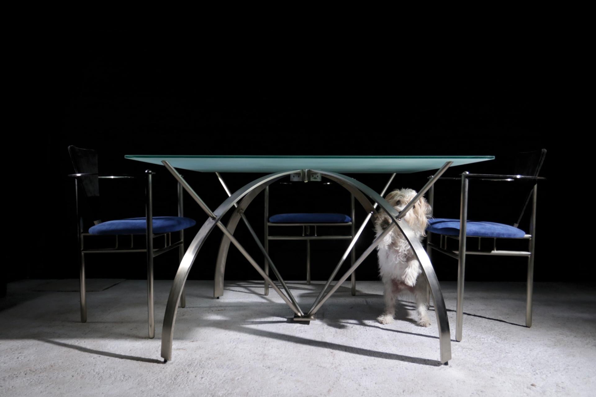 Rare dining table designed by Belgo Chrom in the 1980s.
Sanded tabletop and brushed steel frame.