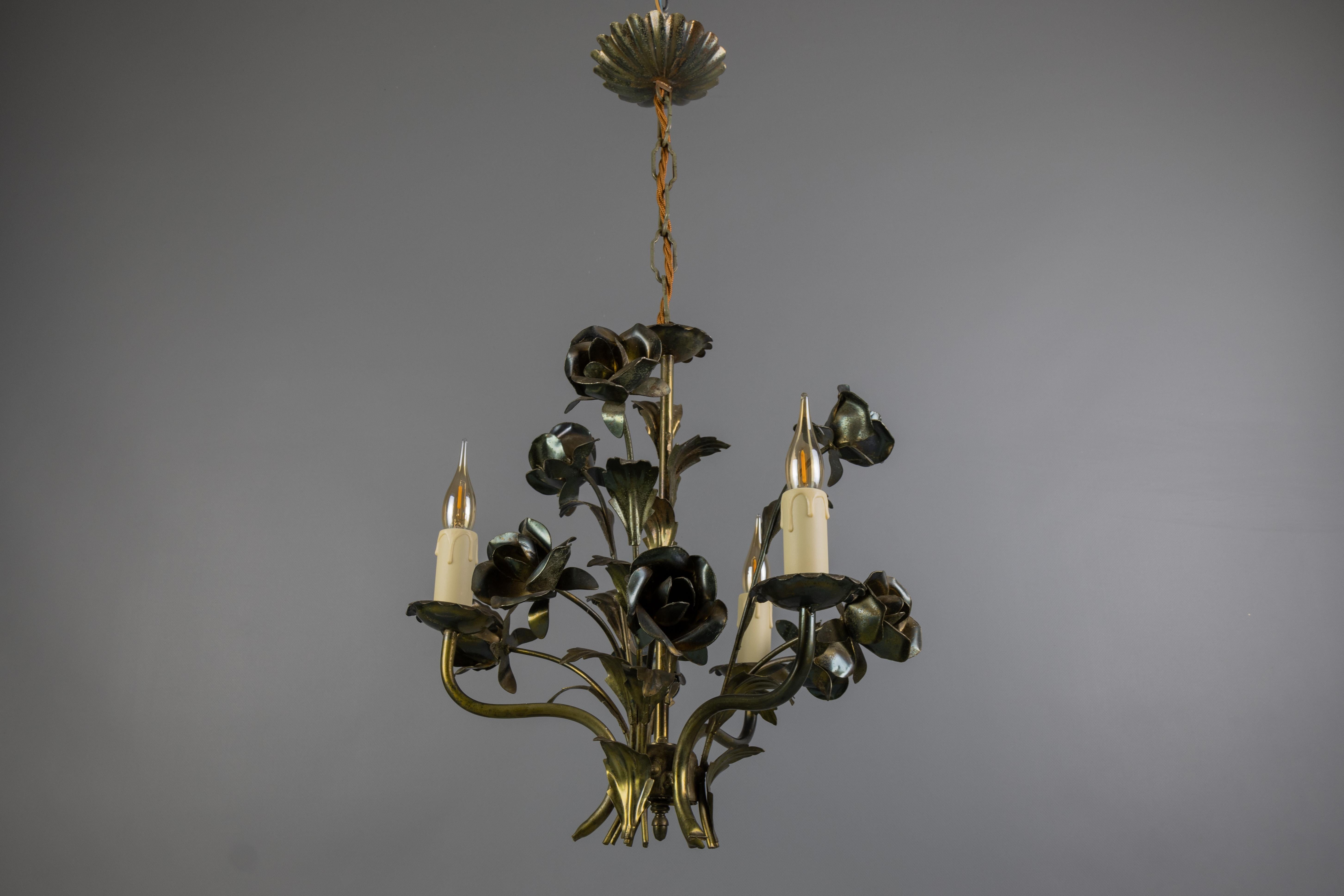 Lampadario a tre luci floreale in stile Hollywood Regency, Francia, anni '70 in vendita 3