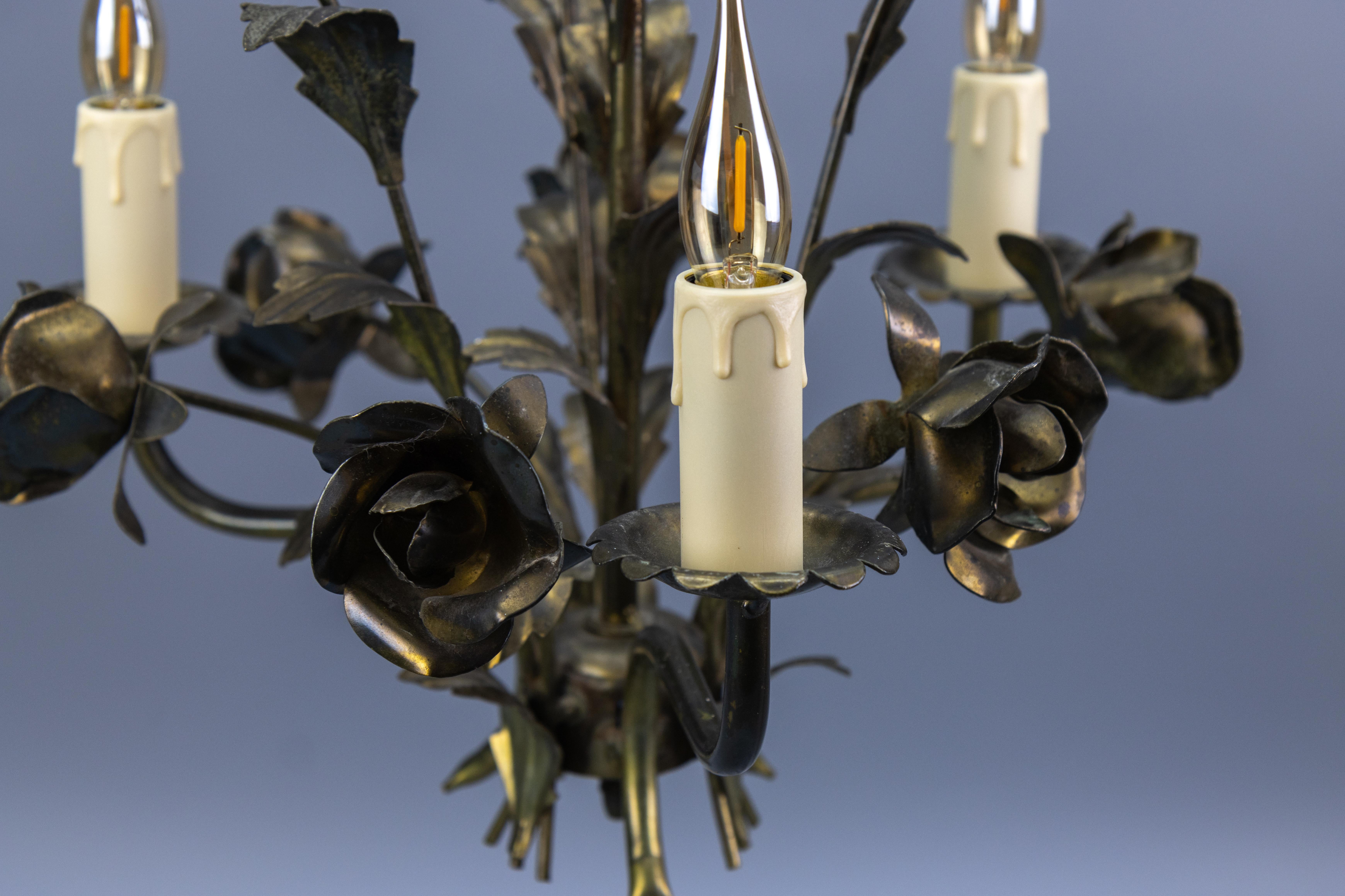 Lampadario a tre luci floreale in stile Hollywood Regency, Francia, anni '70 in vendita 4