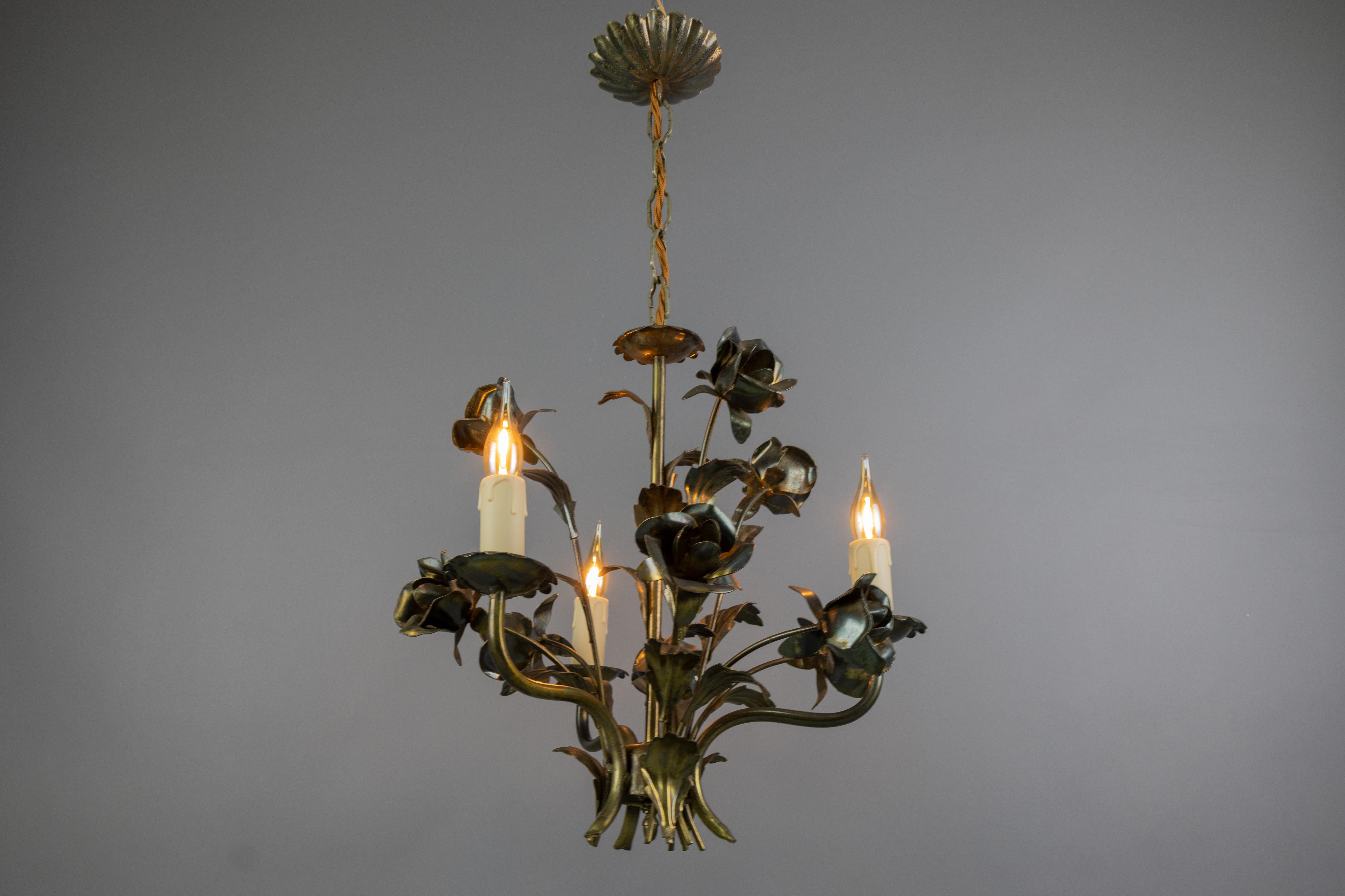 Lampadario a tre luci floreale in stile Hollywood Regency, Francia, anni '70 in vendita 7