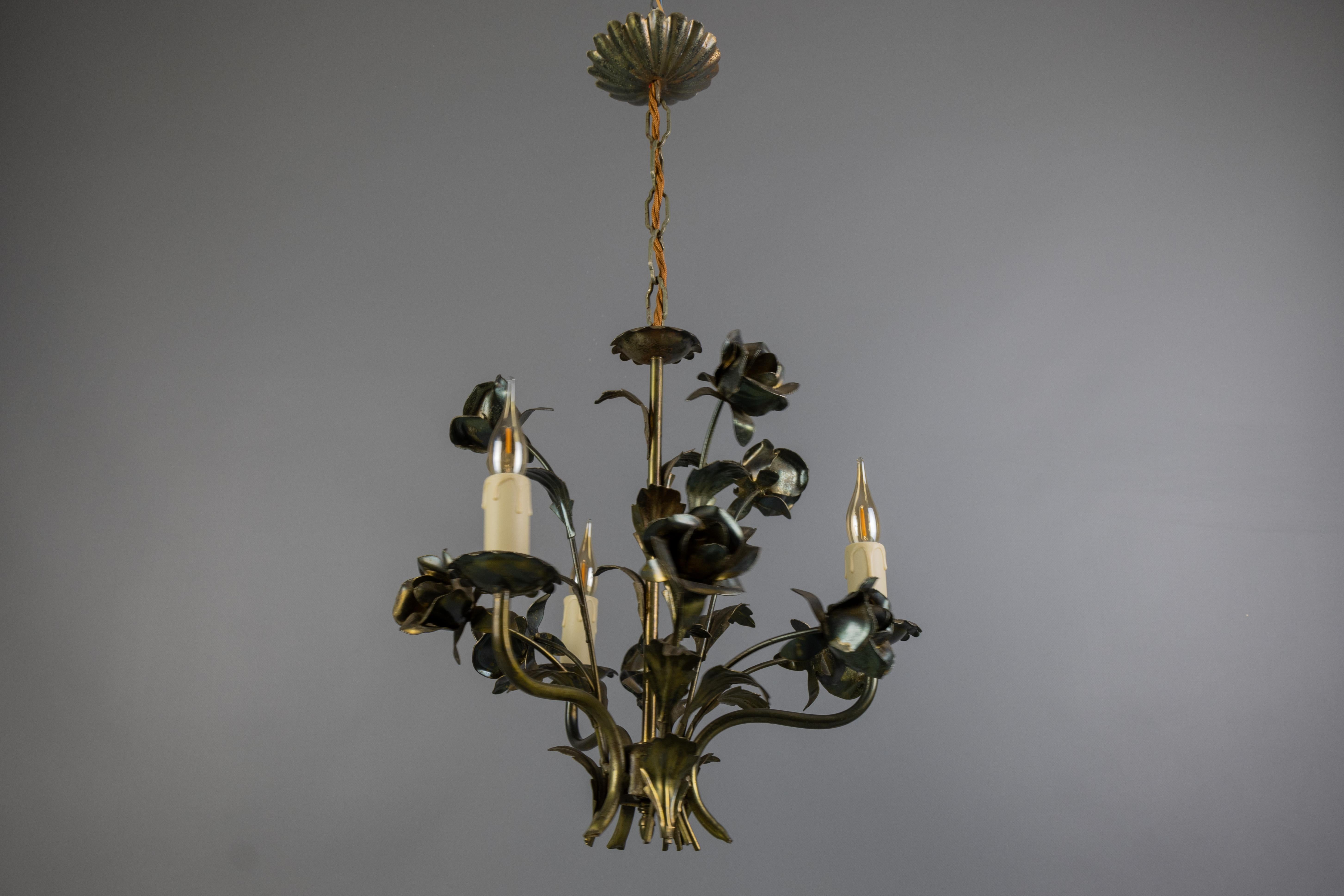 Lampadario a tre luci floreale in stile Hollywood Regency, Francia, anni '70 in vendita 8