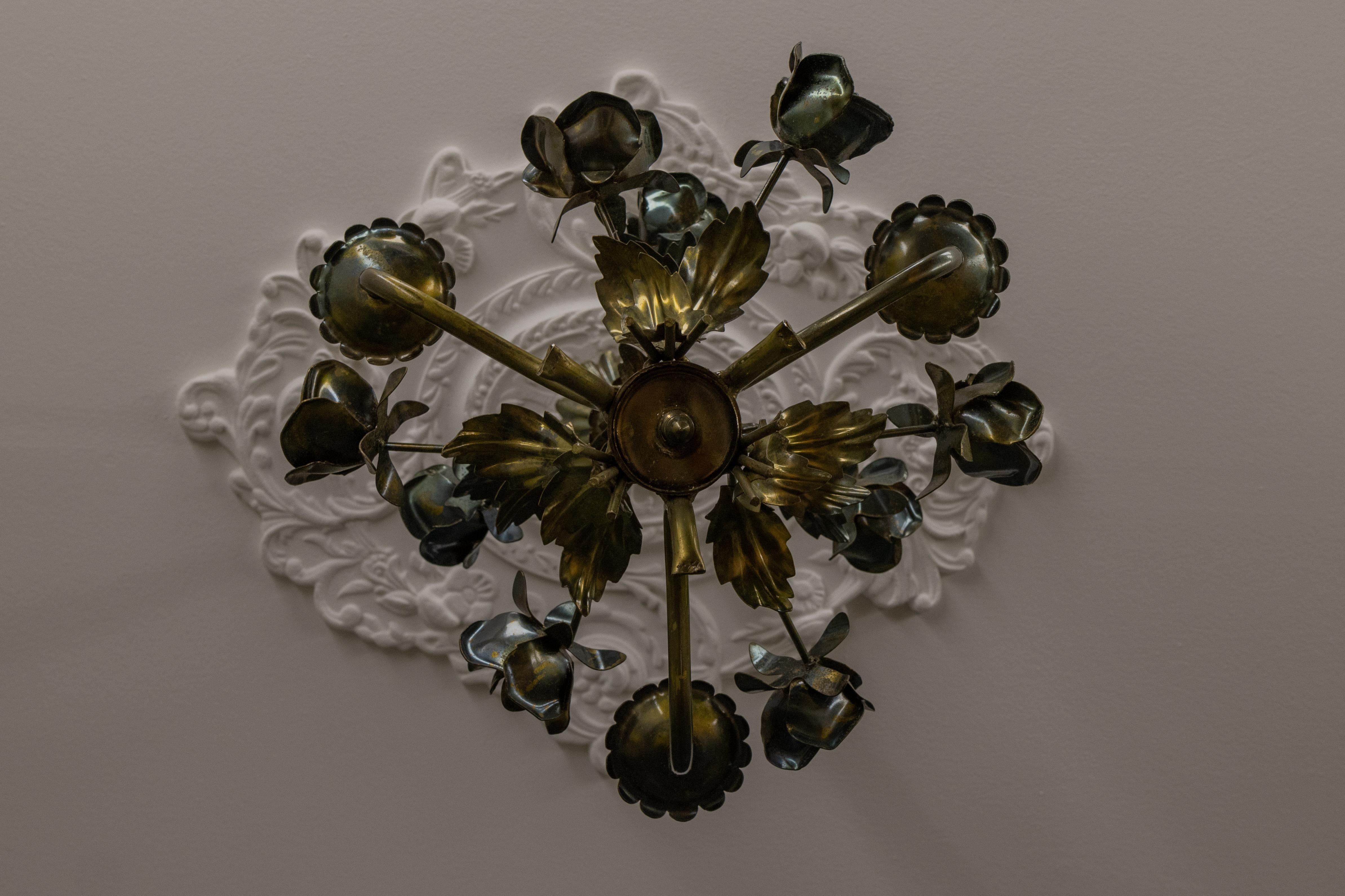 Fine XX secolo Lampadario a tre luci floreale in stile Hollywood Regency, Francia, anni '70 in vendita