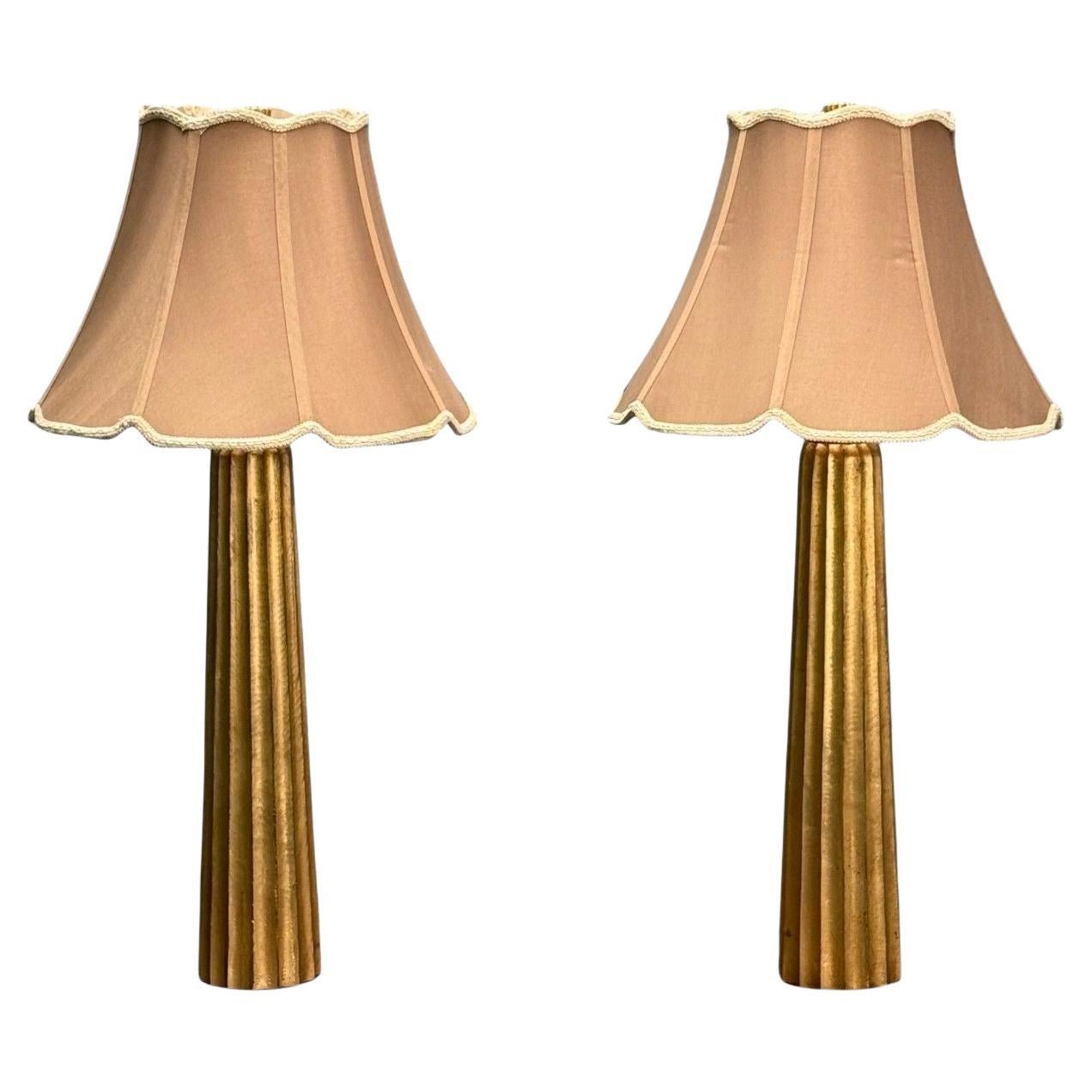Lampes de table cannelées de style Hollywood Regency, métal doré, soie, États-Unis, 21e siècle en vente