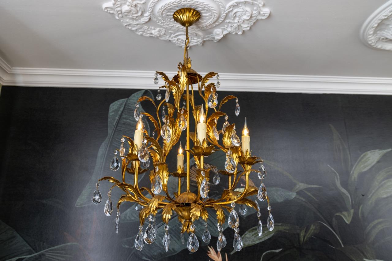 Hollywood Regency Style Gilt Metal and Crystal Glass Six-Light Chandelier, Italy In Good Condition For Sale In Barntrup, DE