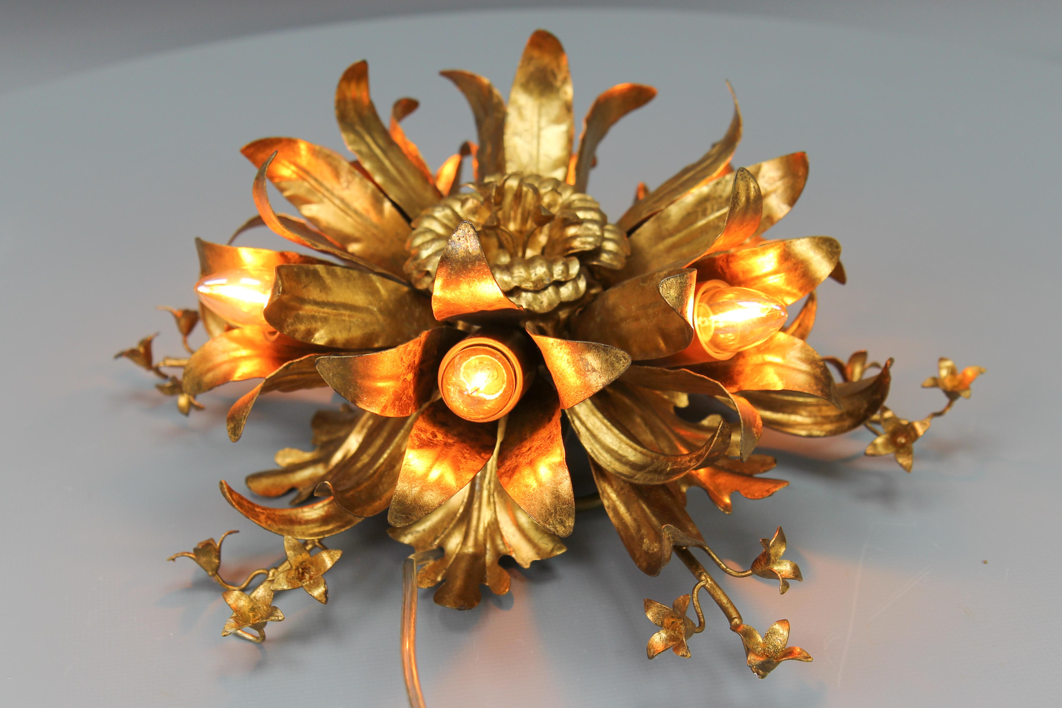 Hollywood Regency Style Gilt Metal Floral Six-Light Lamp by Hans Kögl For Sale 1